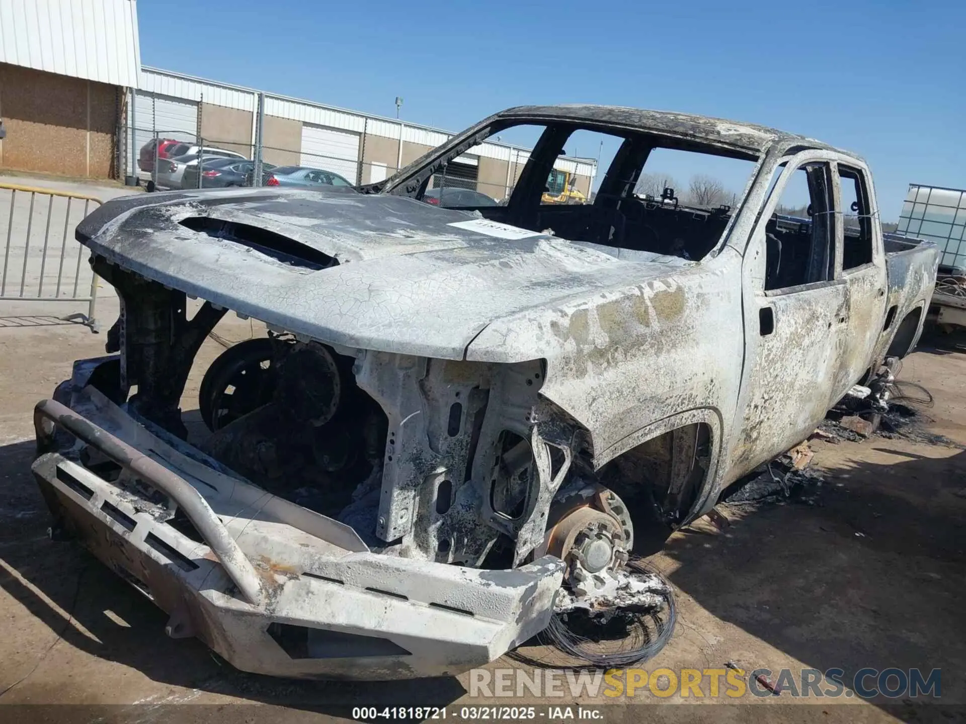 2 fotografías del automóvil dañado 1GC4YNEY6LF260409 CHEVROLET SILVERADO 2500HD 2020