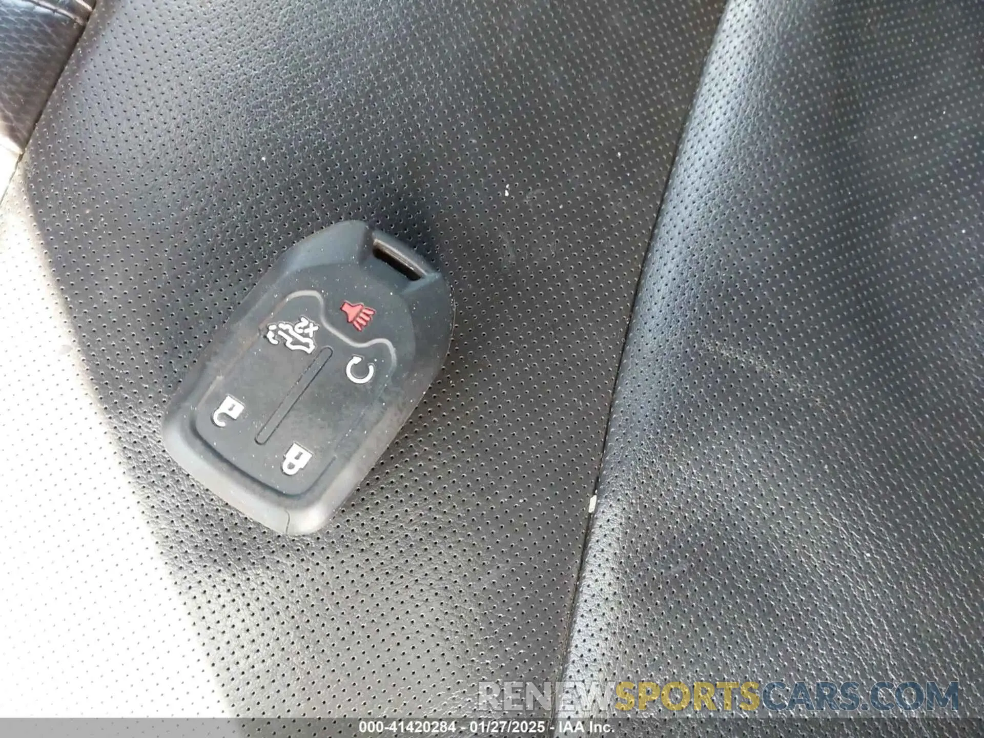 11 fotografías del automóvil dañado 1GC4YRE74LF125492 CHEVROLET SILVERADO 2500HD 2020