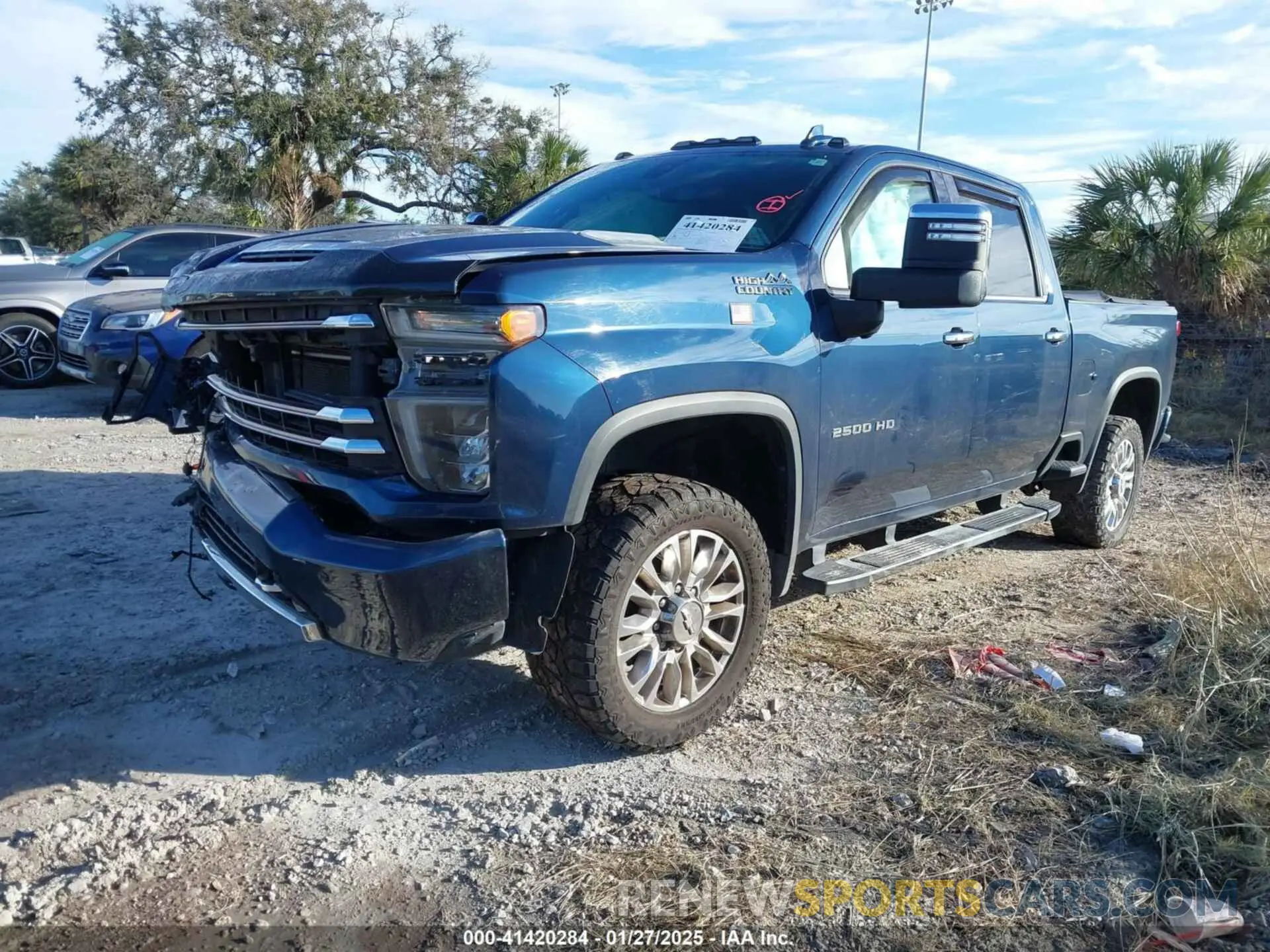 2 fotografías del automóvil dañado 1GC4YRE74LF125492 CHEVROLET SILVERADO 2500HD 2020