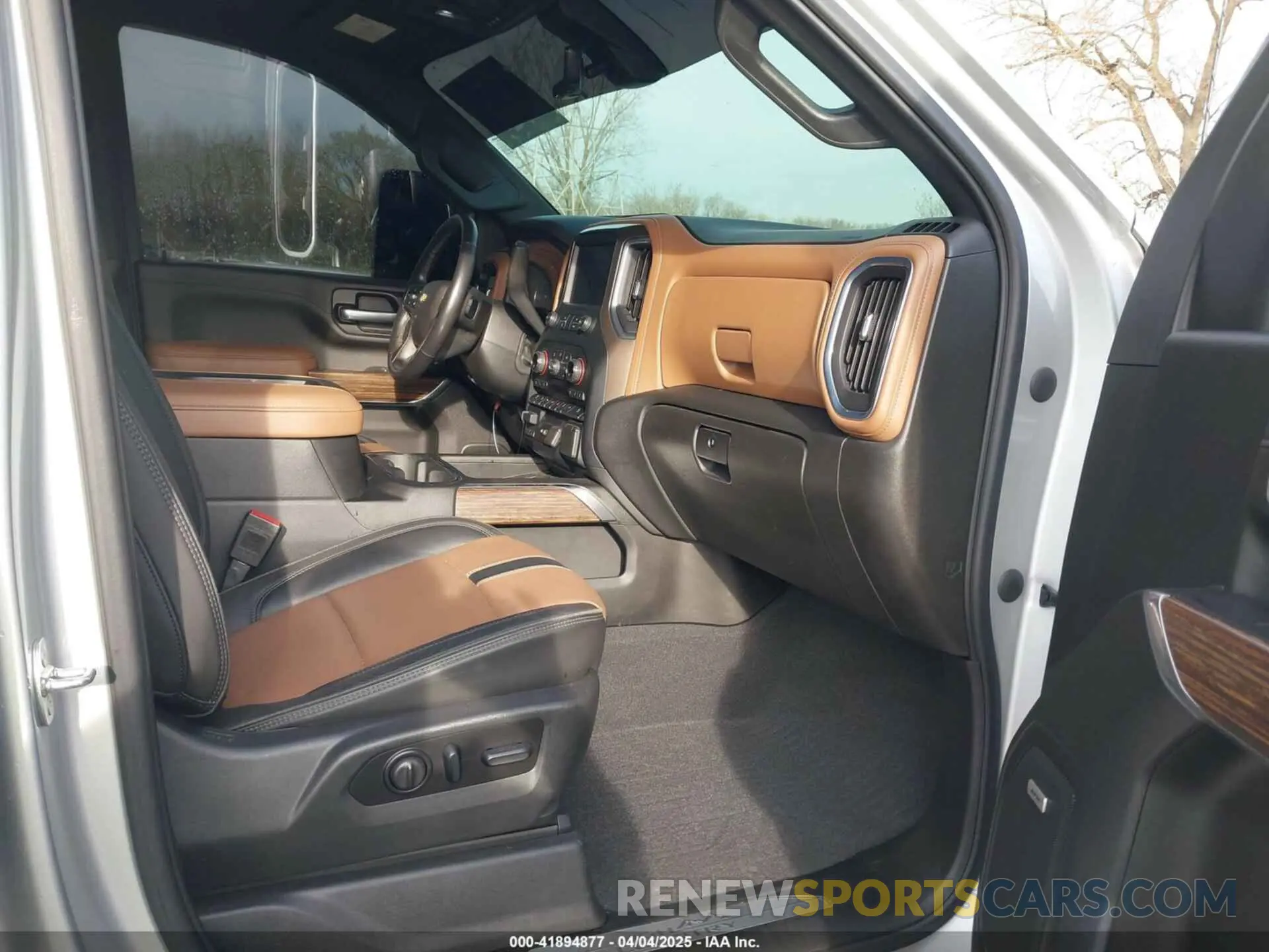 6 fotografías del automóvil dañado 1GC4YREY2LF240794 CHEVROLET SILVERADO 2500HD 2020