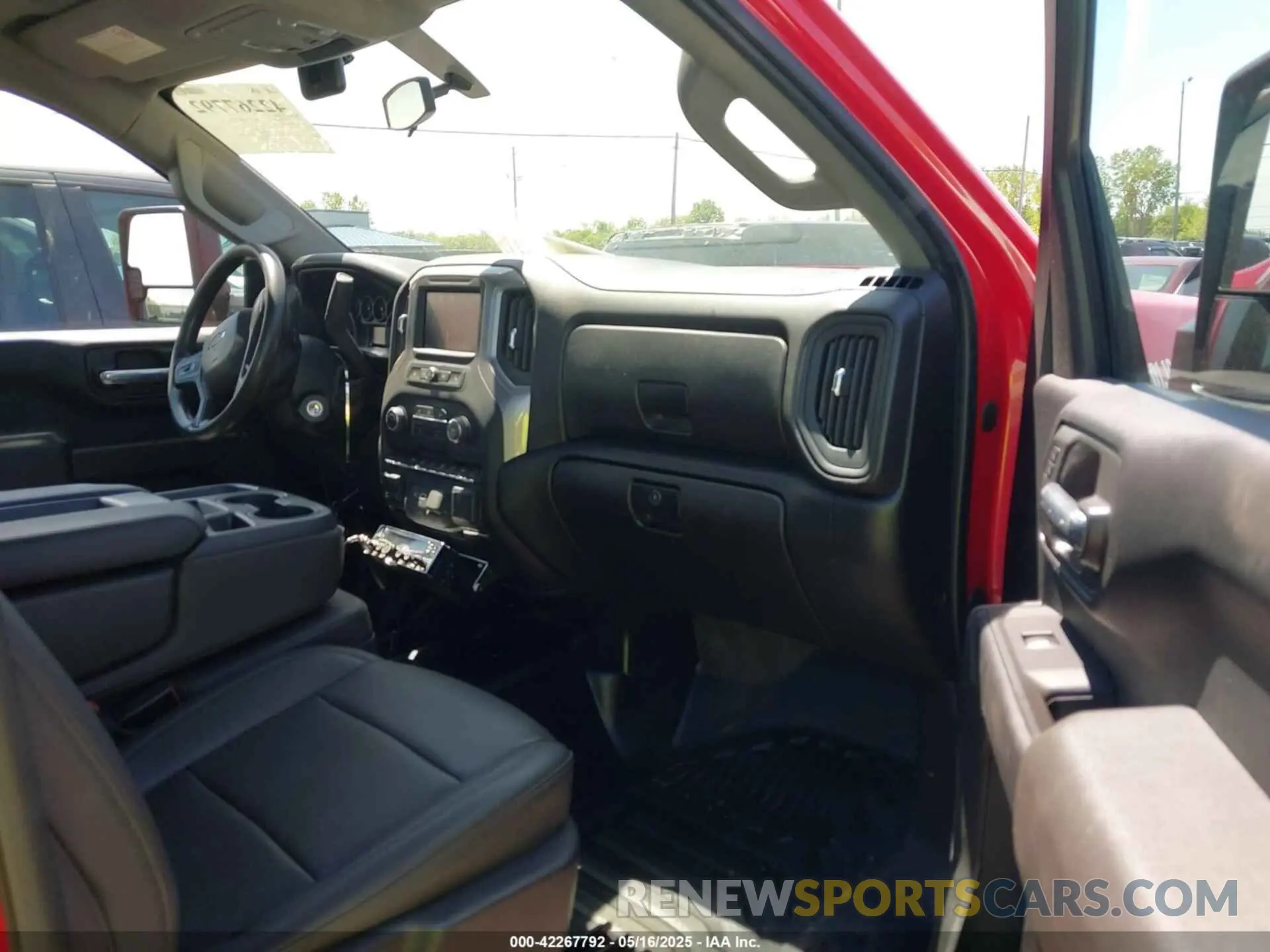 5 fotografías del automóvil dañado 1GC0WLE71MF129129 CHEVROLET SILVERADO 2500HD 2021