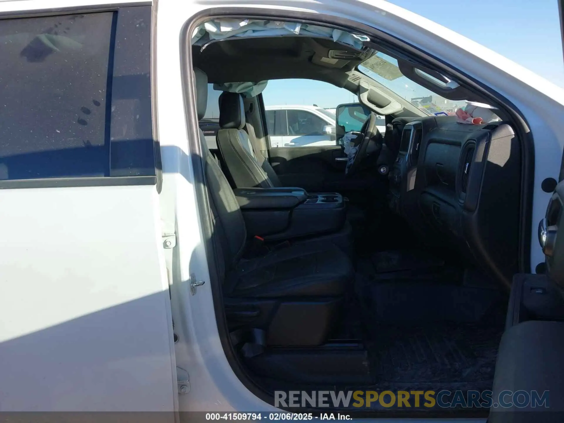 5 fotografías del automóvil dañado 1GC1YLE78MF266650 CHEVROLET SILVERADO 2500HD 2021