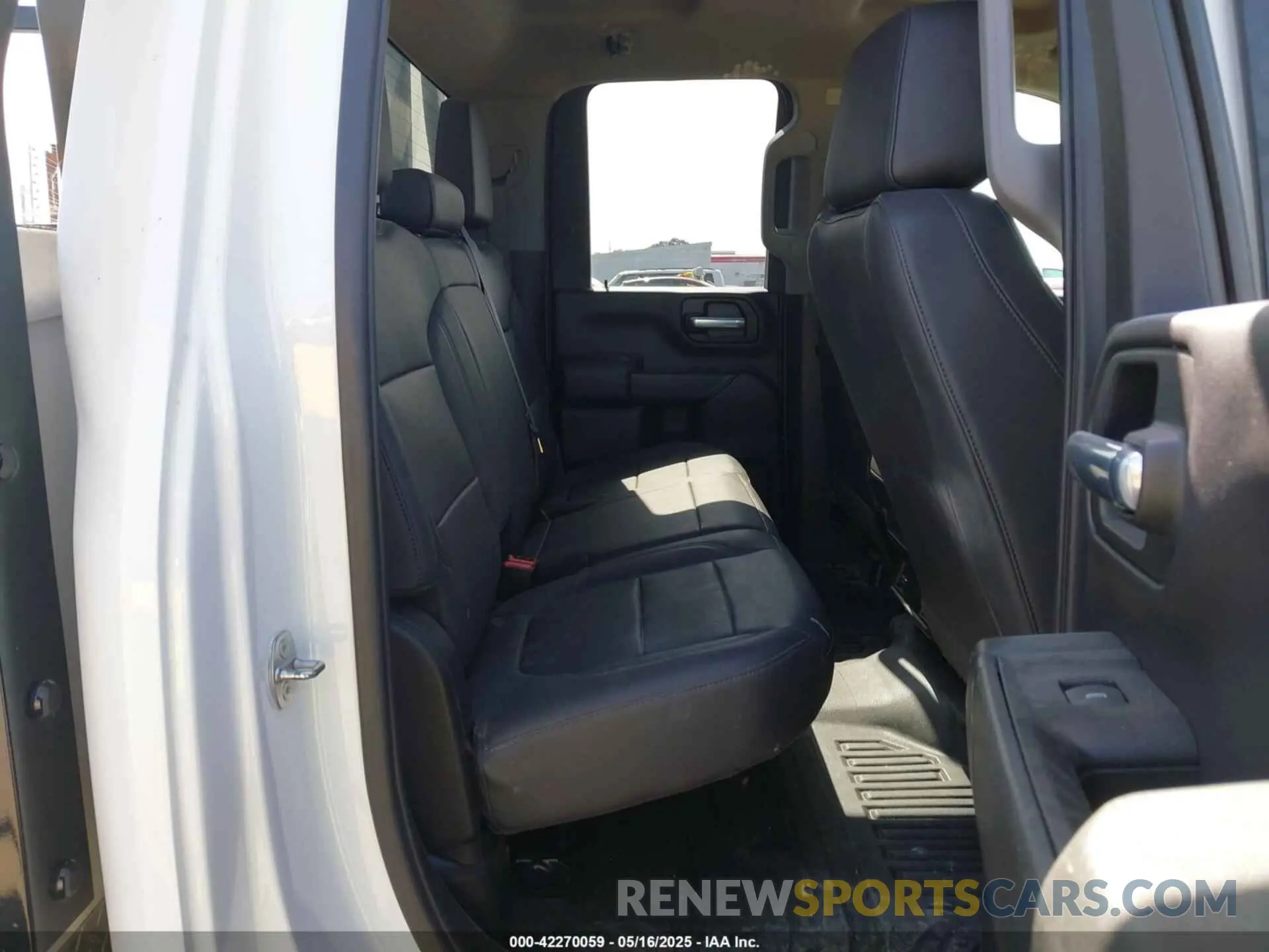 8 fotografías del automóvil dañado 1GC2YLE75MF175176 CHEVROLET SILVERADO 2500HD 2021