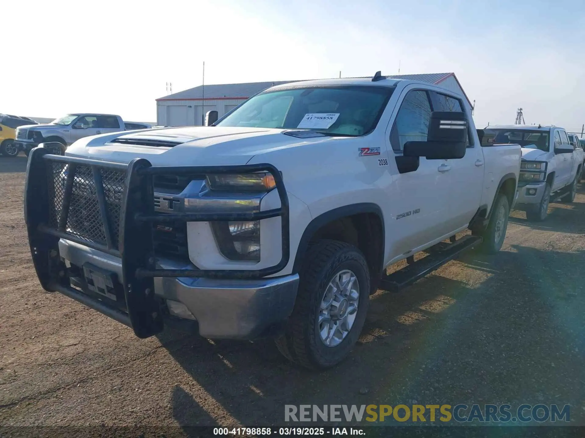 2 fotografías del automóvil dañado 1GC4YNE76MF134558 CHEVROLET SILVERADO 2500HD 2021