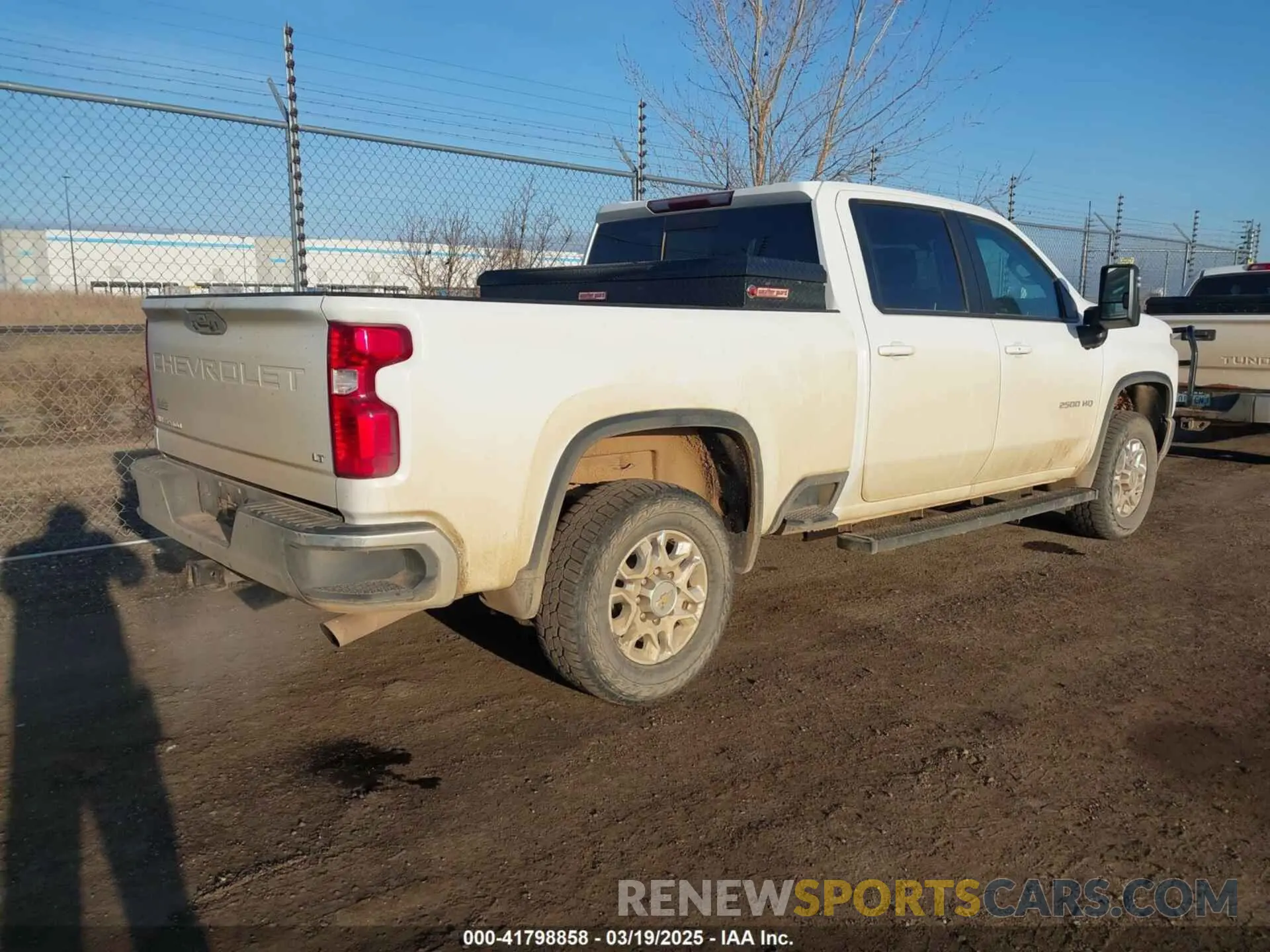4 fotografías del automóvil dañado 1GC4YNE76MF134558 CHEVROLET SILVERADO 2500HD 2021