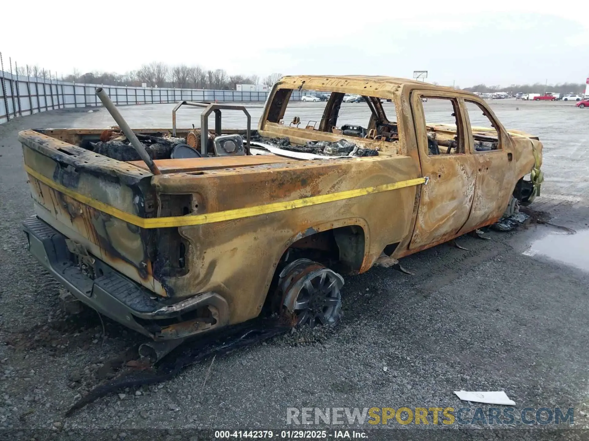 4 fotografías del automóvil dañado 1GC4YNEY1MF152295 CHEVROLET SILVERADO 2500HD 2021