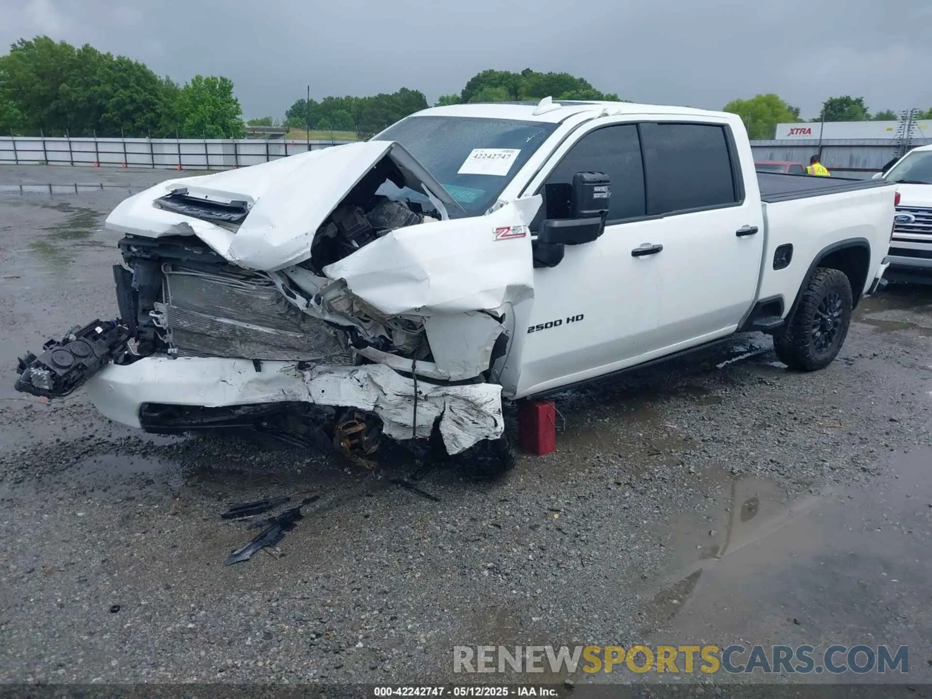 2 fotografías del automóvil dañado 1GC4YPEY3MF239790 CHEVROLET SILVERADO 2500HD 2021