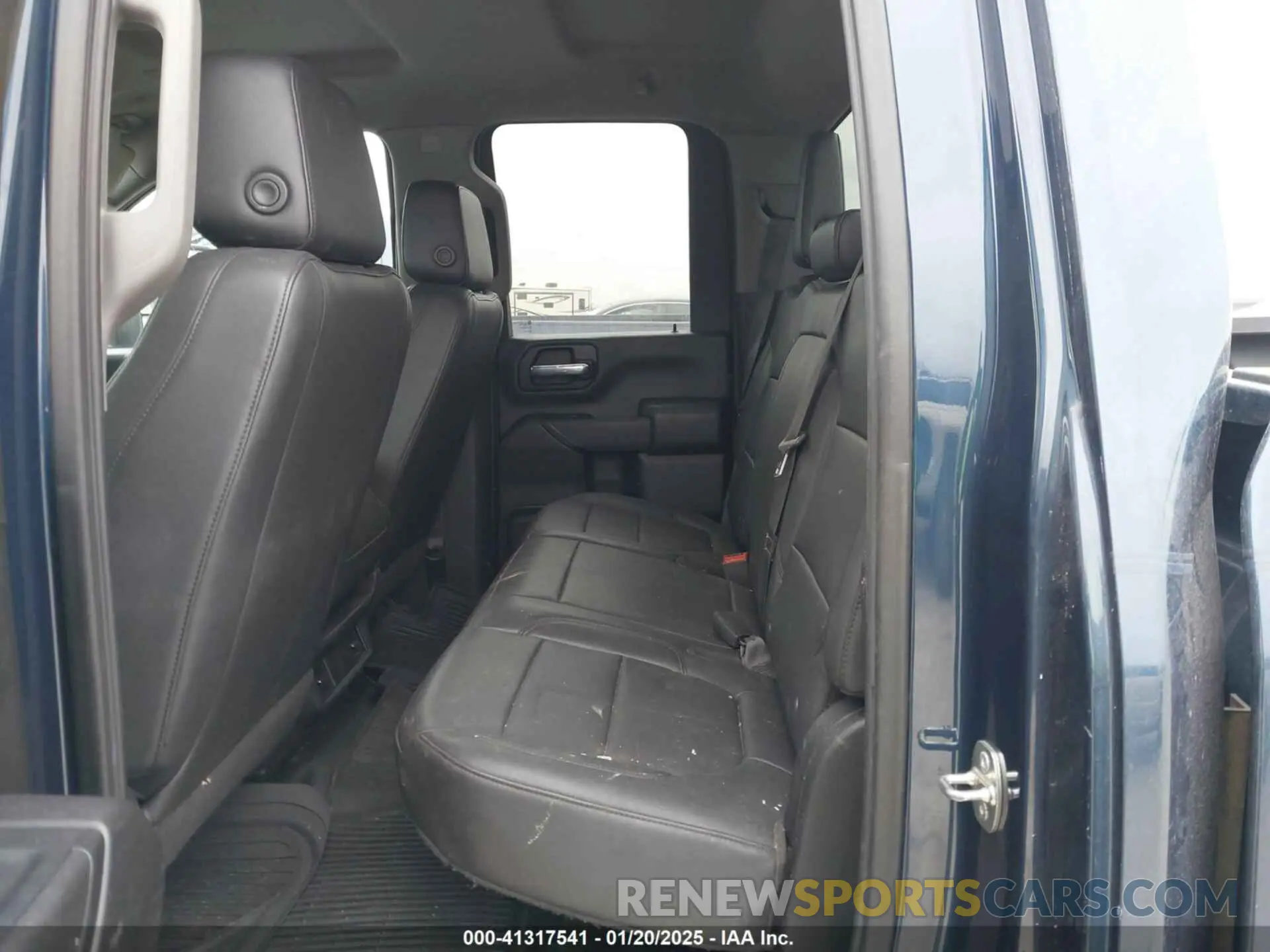7 fotografías del automóvil dañado 1GC5YLE76MF132656 CHEVROLET SILVERADO 2500HD 2021