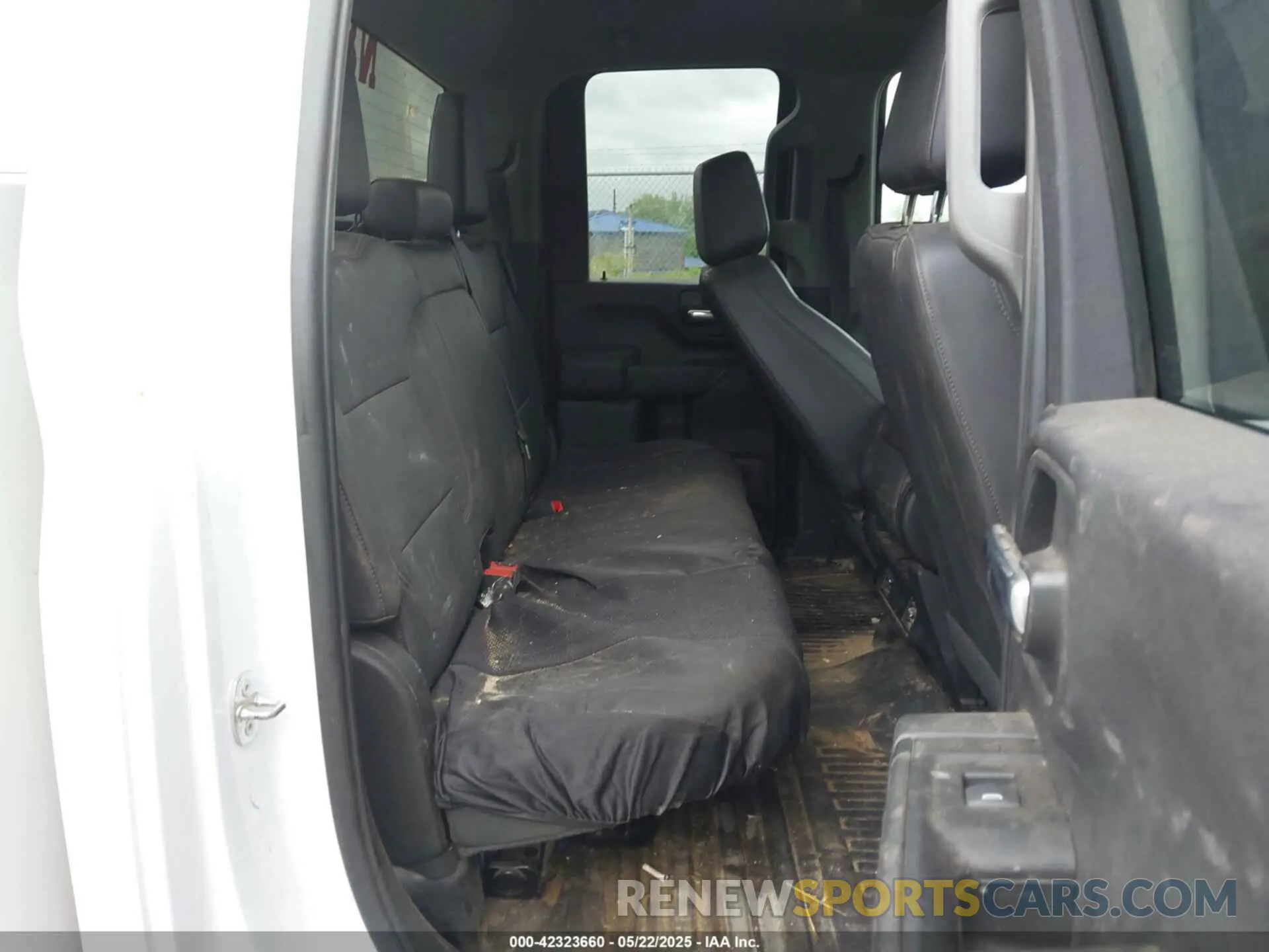 8 fotografías del automóvil dañado 1GB2YLE73NF247823 CHEVROLET SILVERADO 2500HD 2022