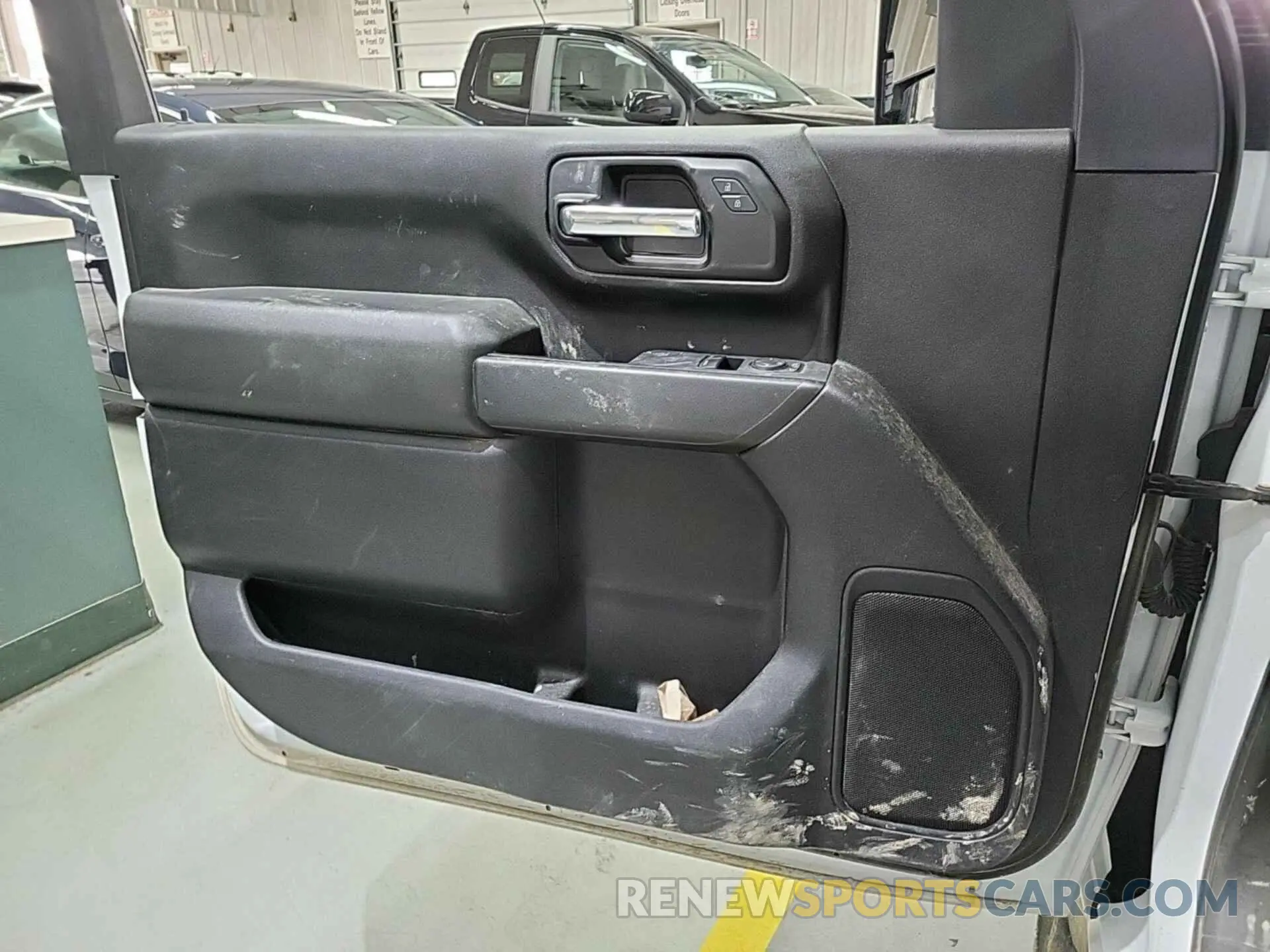 33 fotografías del automóvil dañado 1GC0YLE72NF339055 CHEVROLET SILVERADO 2500HD 2022