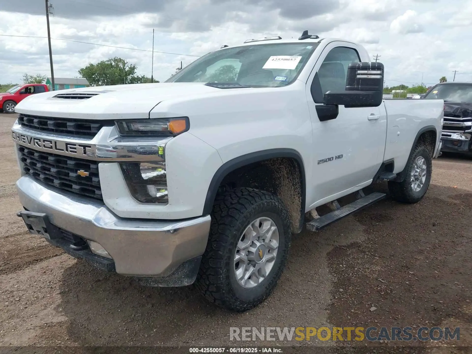 2 fotografías del automóvil dañado 1GC3YNE74NF272340 CHEVROLET SILVERADO 2500HD 2022