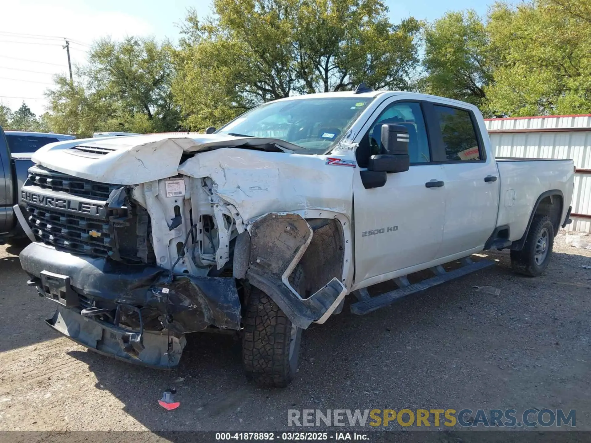 2 fotografías del automóvil dañado 1GC4YLE76NF359875 CHEVROLET SILVERADO 2500HD 2022