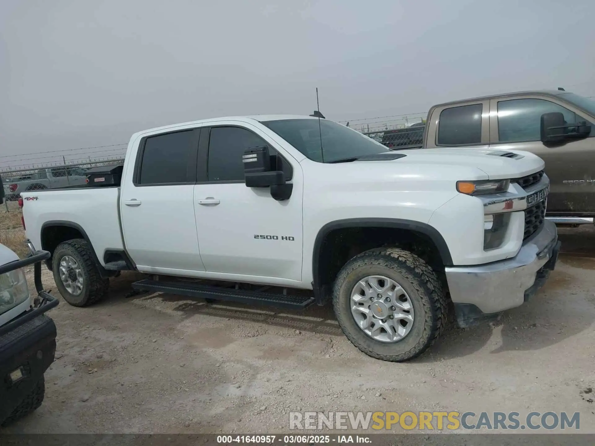 13 fotografías del automóvil dañado 1GC4YNE74NF179158 CHEVROLET SILVERADO 2500HD 2022