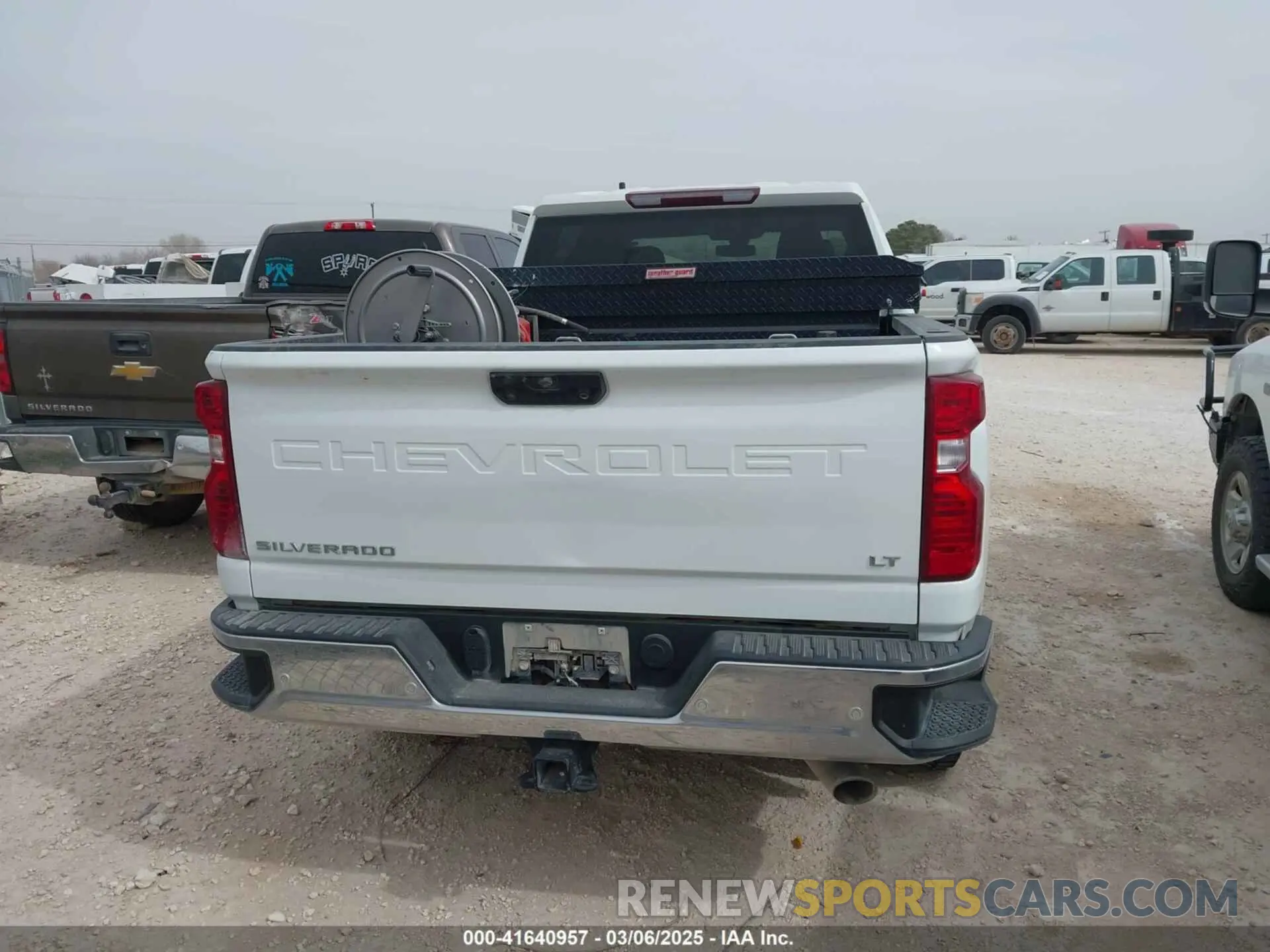 15 fotografías del automóvil dañado 1GC4YNE74NF179158 CHEVROLET SILVERADO 2500HD 2022