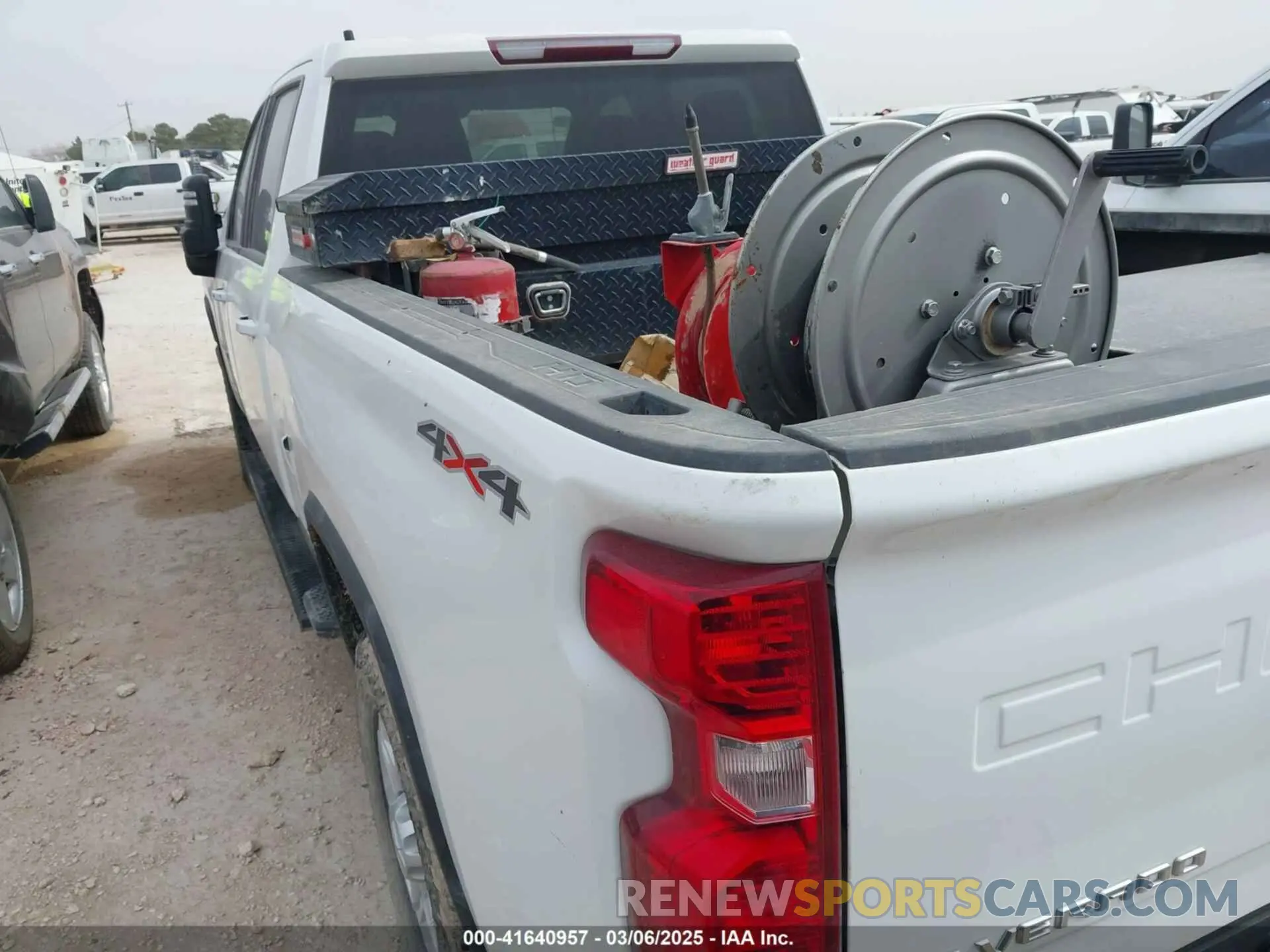 3 fotografías del automóvil dañado 1GC4YNE74NF179158 CHEVROLET SILVERADO 2500HD 2022