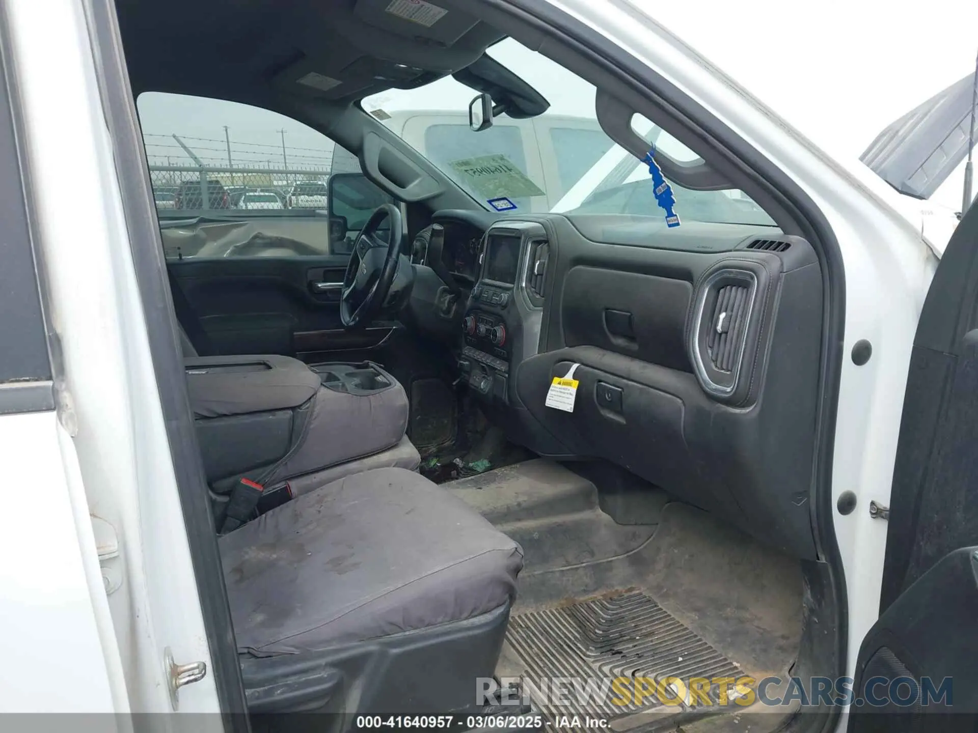 7 fotografías del automóvil dañado 1GC4YNE74NF179158 CHEVROLET SILVERADO 2500HD 2022