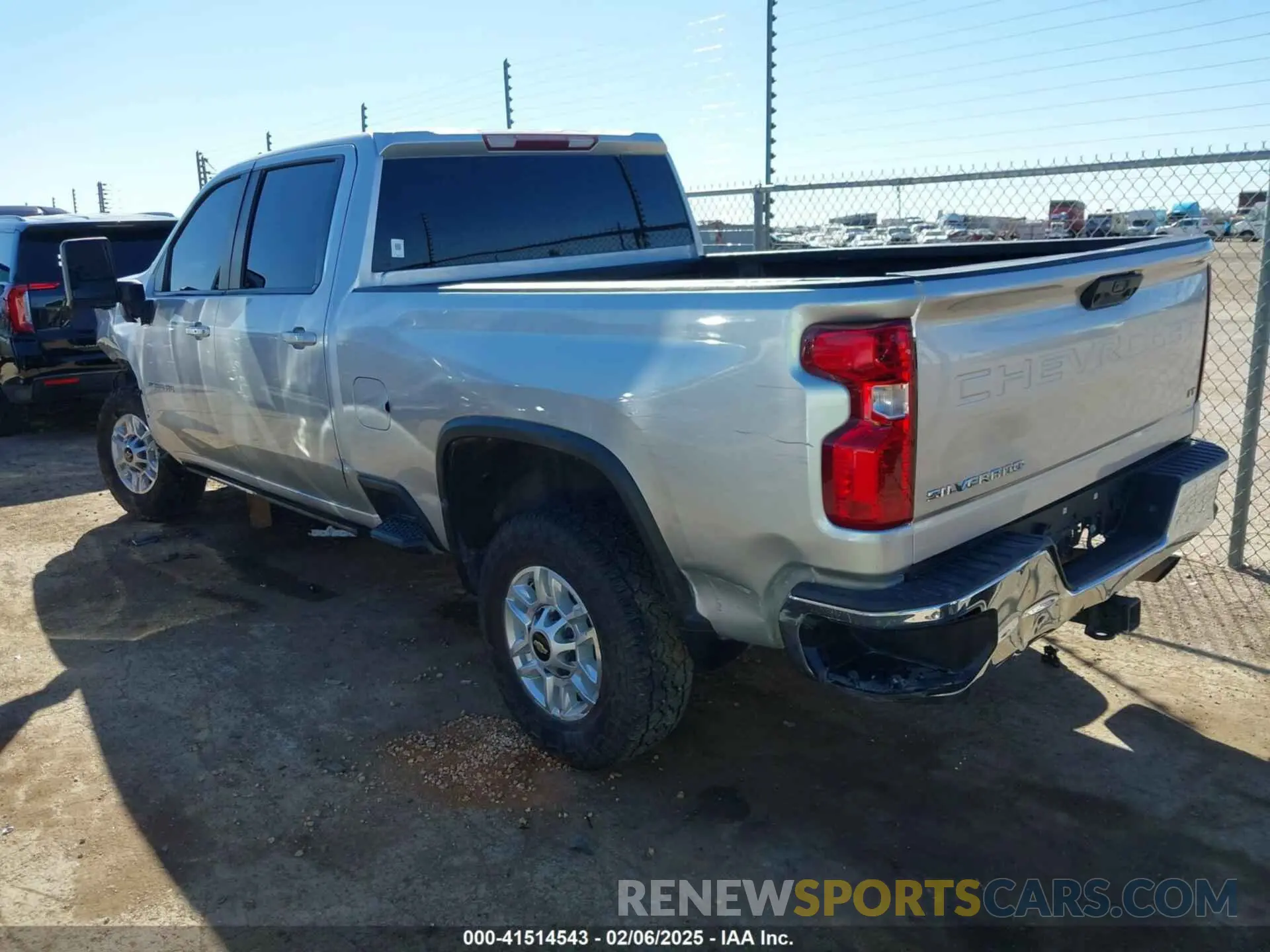 3 fotografías del automóvil dañado 1GC4YNE78NF177056 CHEVROLET SILVERADO 2500HD 2022