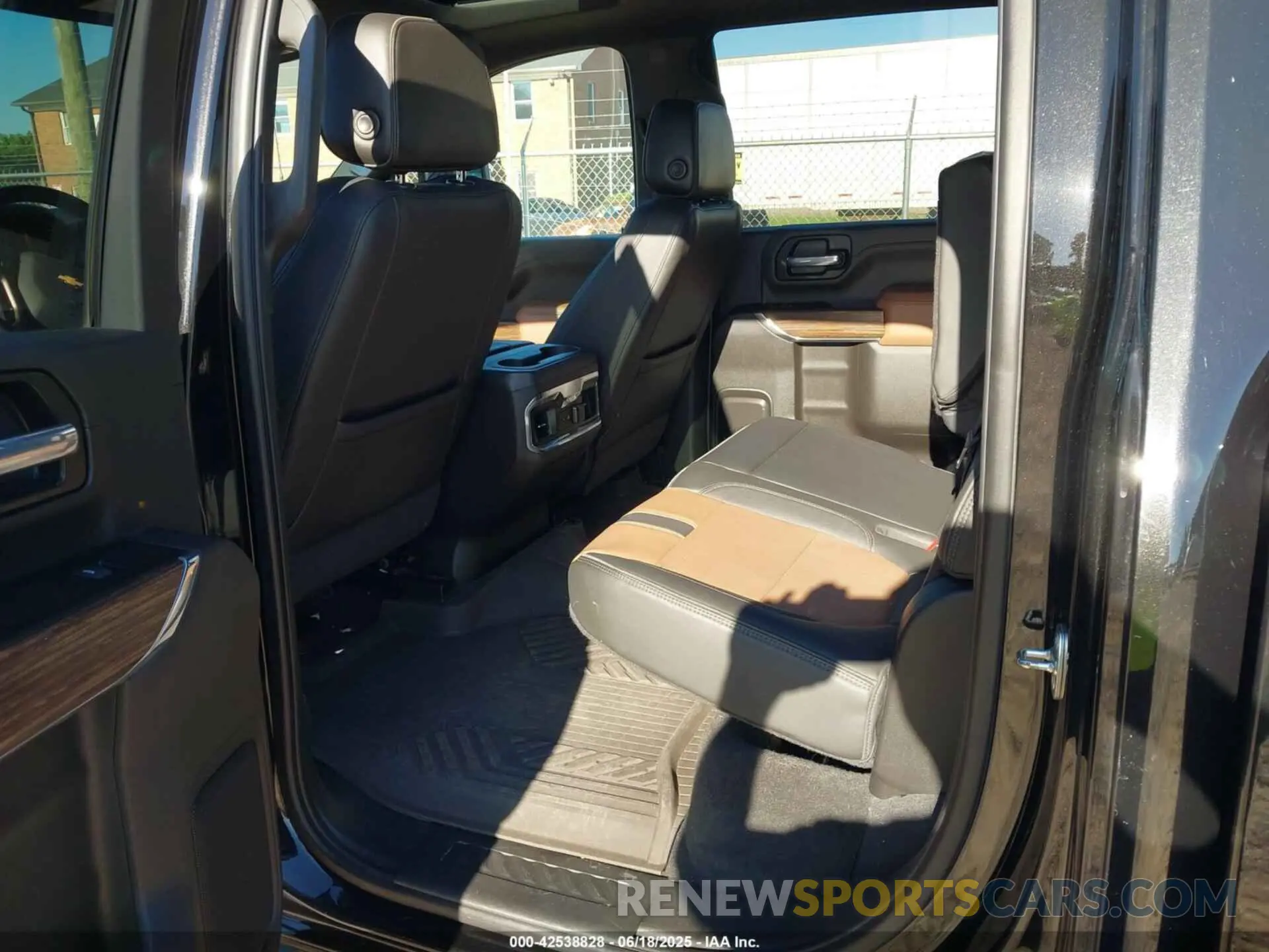 7 fotografías del automóvil dañado 1GC4YREY4NF235941 CHEVROLET SILVERADO 2500HD 2022
