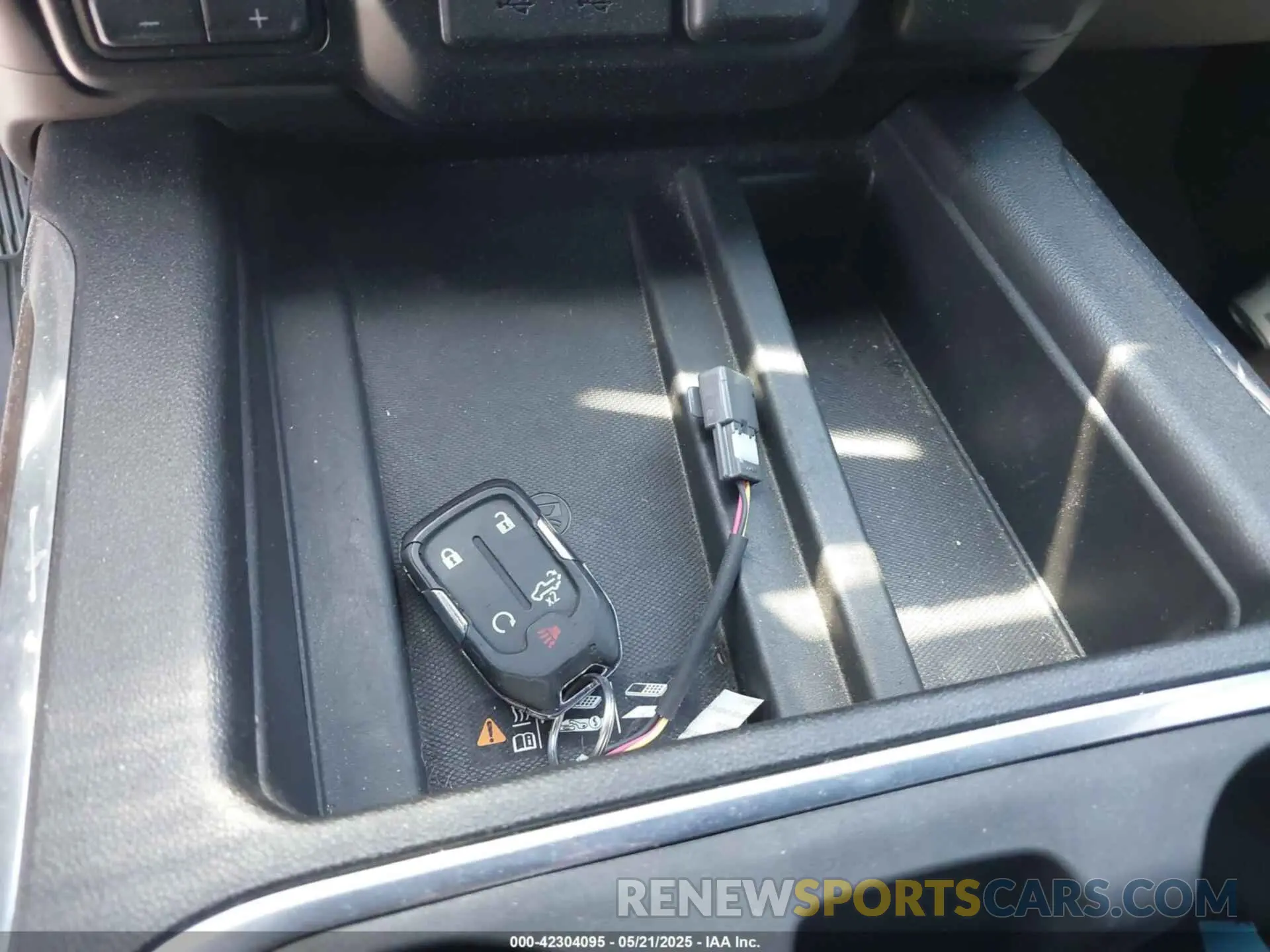 11 fotografías del automóvil dañado 1GC4YREY6NF109953 CHEVROLET SILVERADO 2500HD 2022