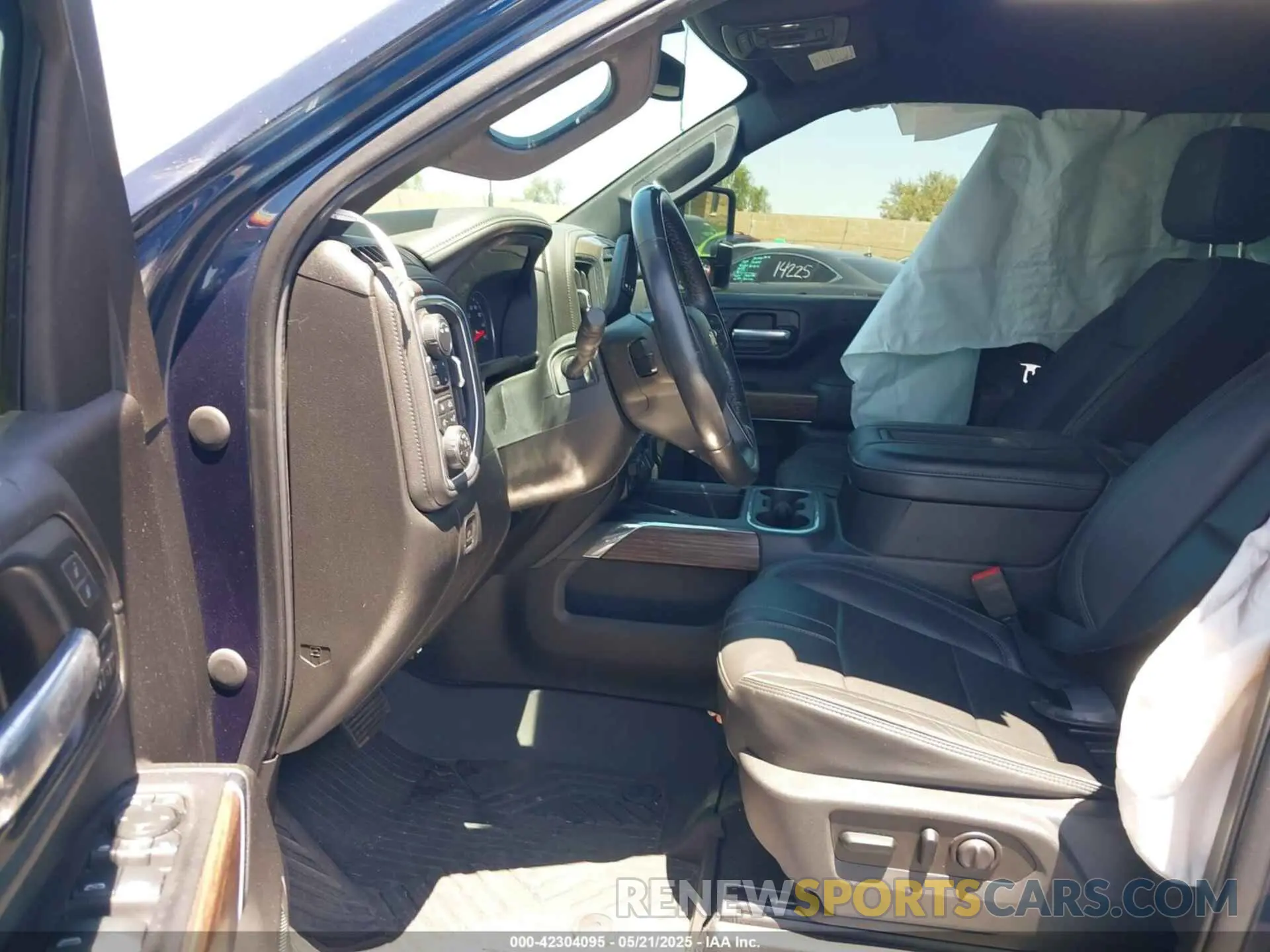 5 fotografías del automóvil dañado 1GC4YREY6NF109953 CHEVROLET SILVERADO 2500HD 2022