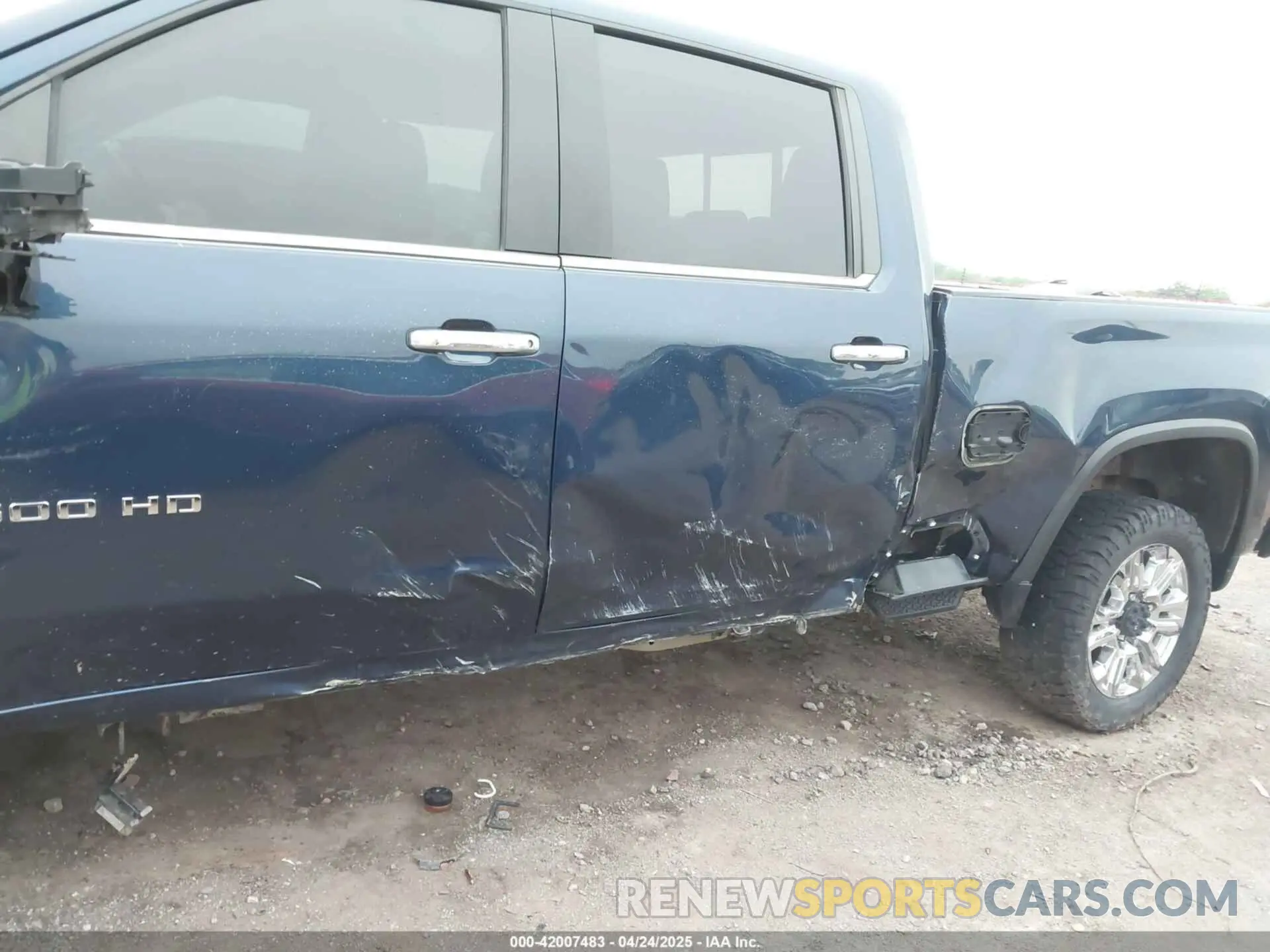 16 fotografías del automóvil dañado 1GC4YREY6NF356440 CHEVROLET SILVERADO 2500HD 2022