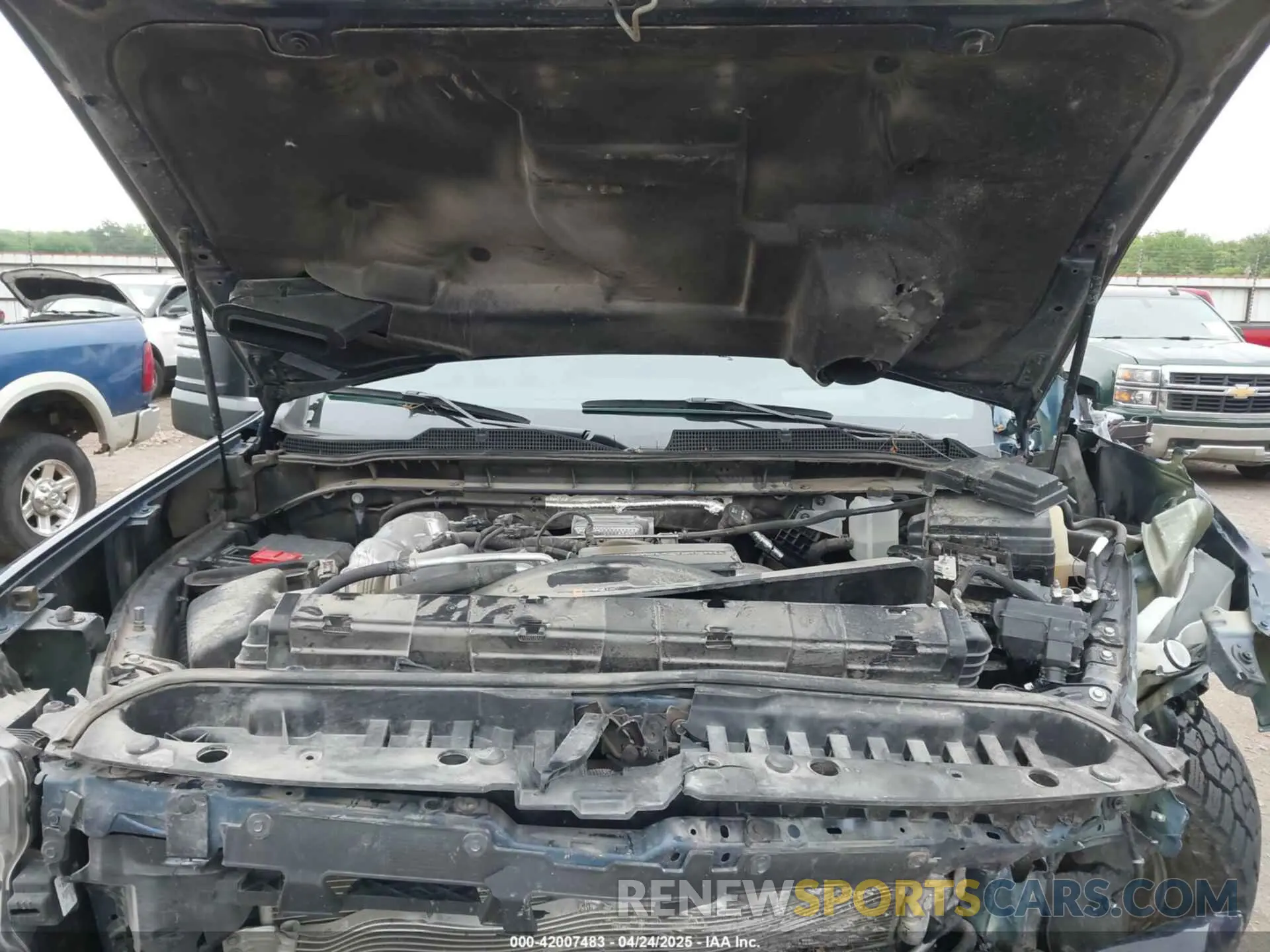 9 fotografías del automóvil dañado 1GC4YREY6NF356440 CHEVROLET SILVERADO 2500HD 2022