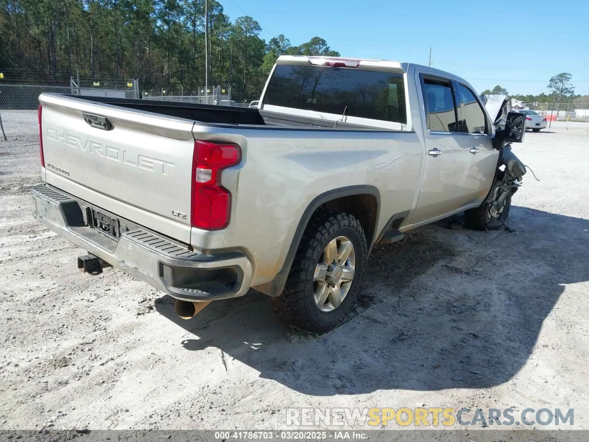 4 fotografías del automóvil dañado 2GC4YPEY5N1232574 CHEVROLET SILVERADO 2500HD 2022