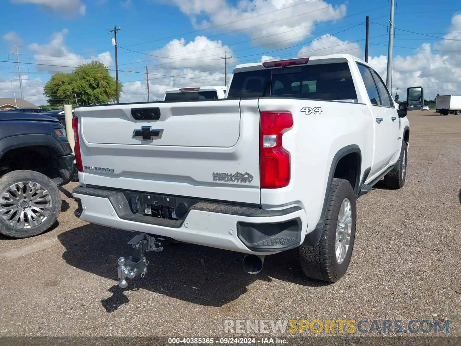 4 fotografías del automóvil dañado 2GC4YREYXN1245607 CHEVROLET SILVERADO 2500HD 2022