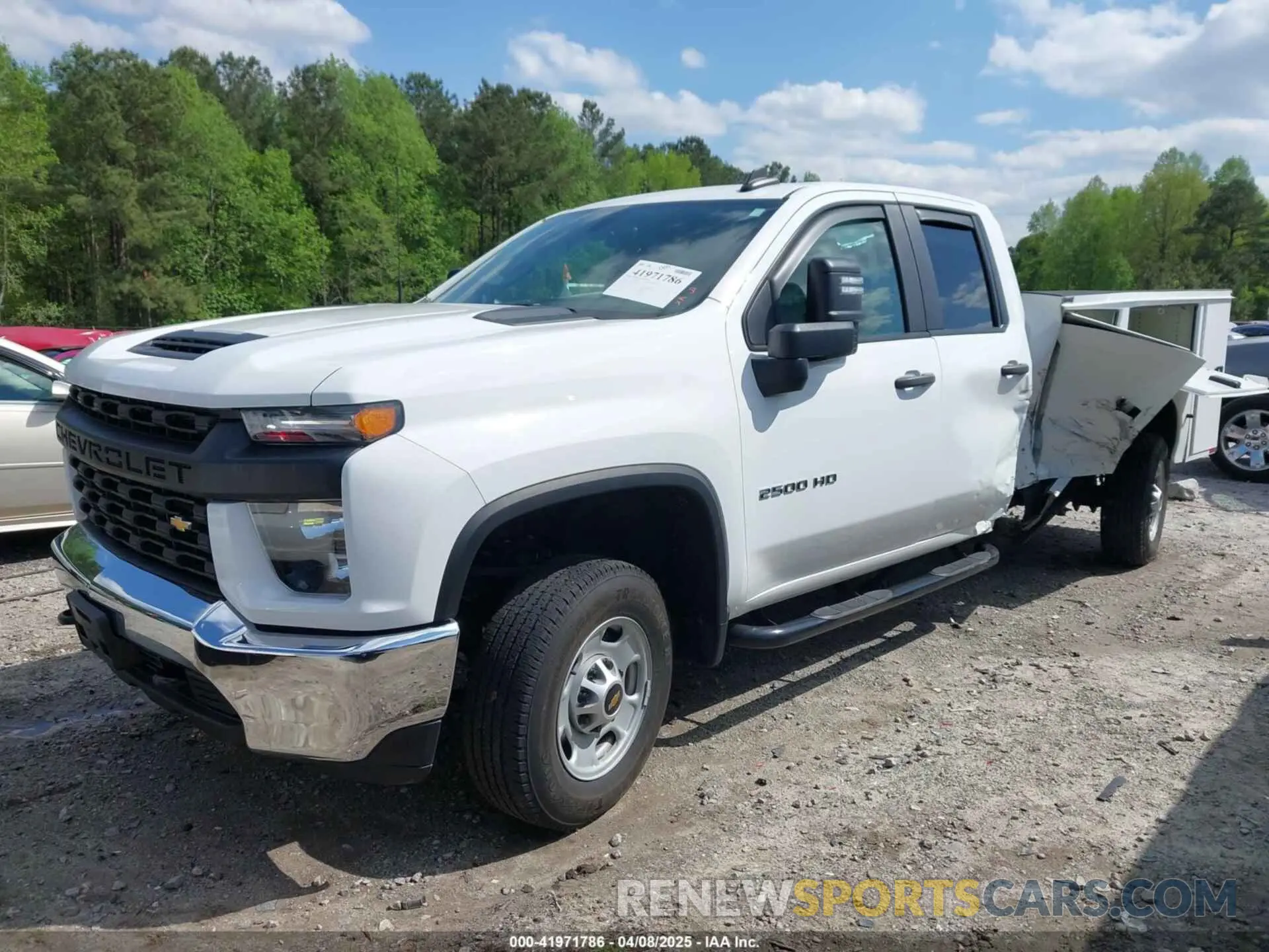 2 fotografías del automóvil dañado 1GB2WLE71PF113787 CHEVROLET SILVERADO 2500HD 2023