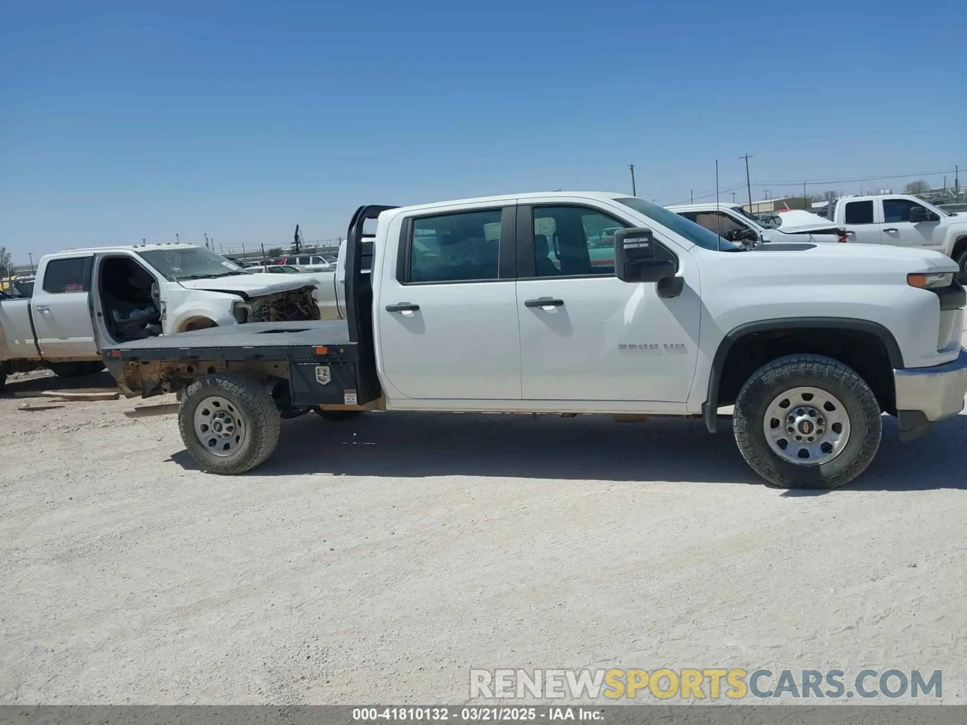 12 fotografías del automóvil dañado 1GB4YLE71PF160904 CHEVROLET SILVERADO 2500HD 2023