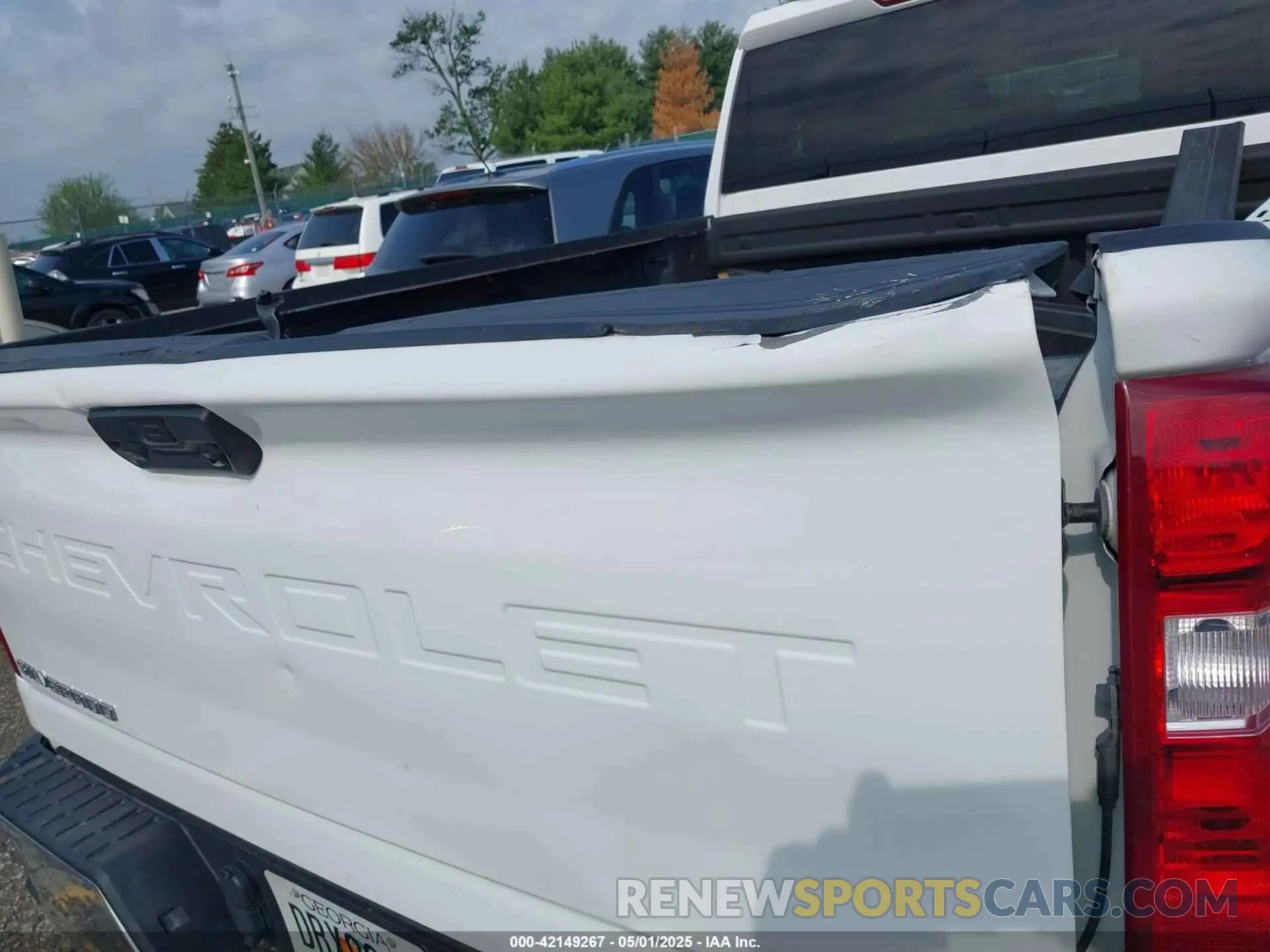 17 fotografías del automóvil dañado 2GC4YNE70P1730647 CHEVROLET SILVERADO 2500HD 2023