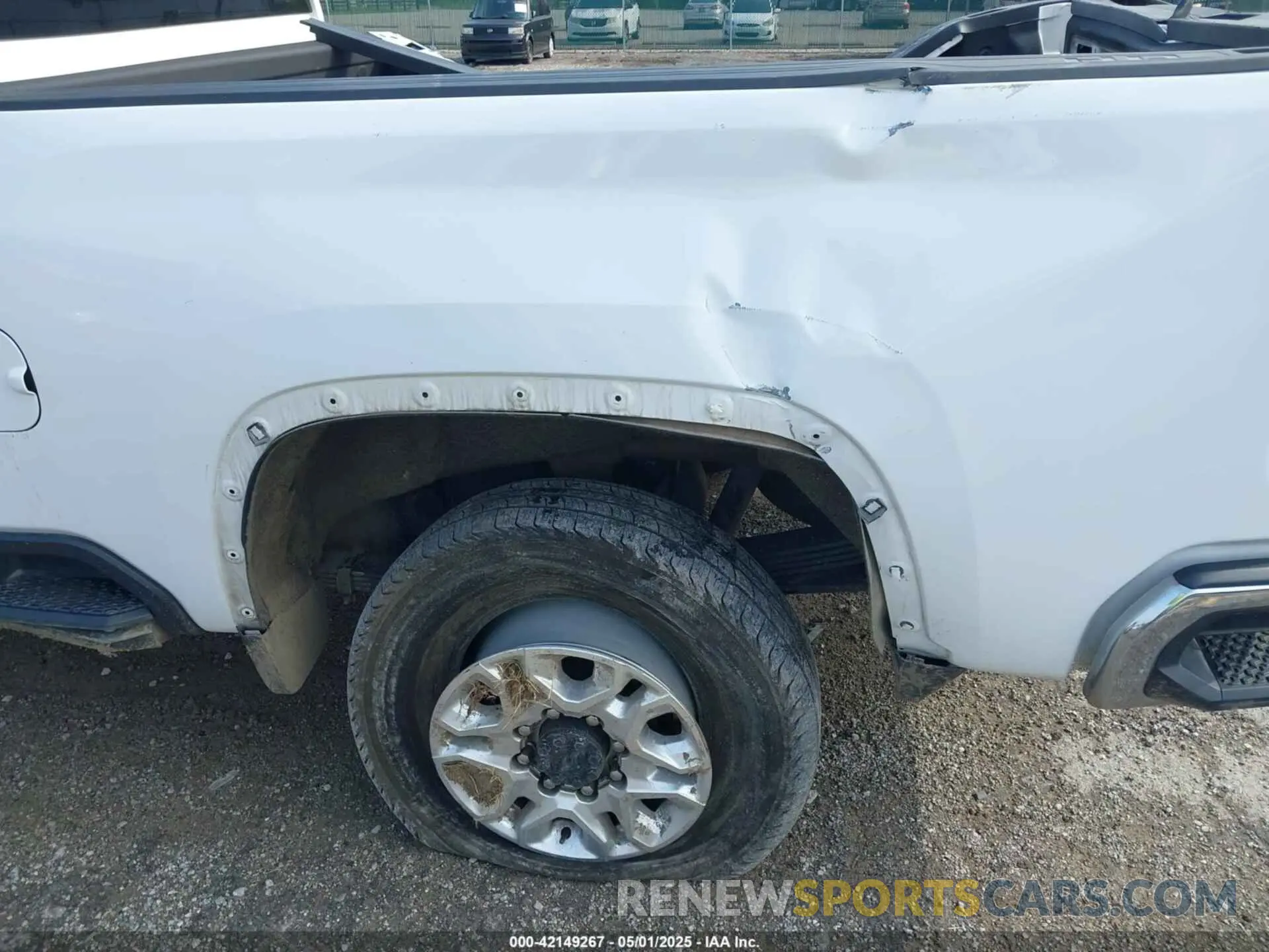 18 fotografías del automóvil dañado 2GC4YNE70P1730647 CHEVROLET SILVERADO 2500HD 2023