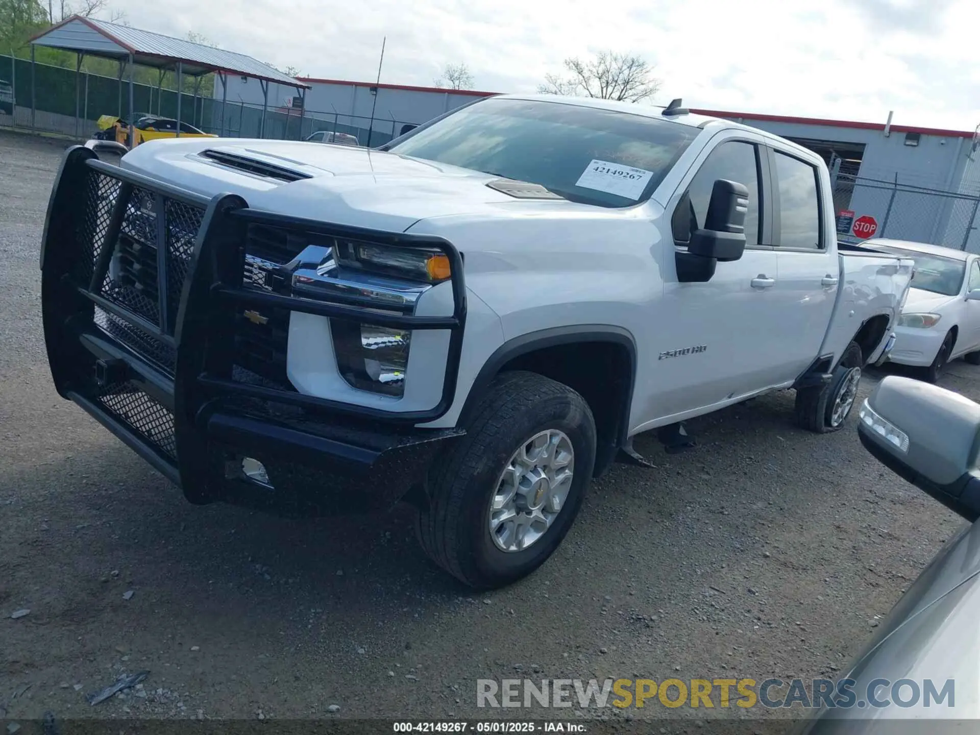 2 fotografías del automóvil dañado 2GC4YNE70P1730647 CHEVROLET SILVERADO 2500HD 2023
