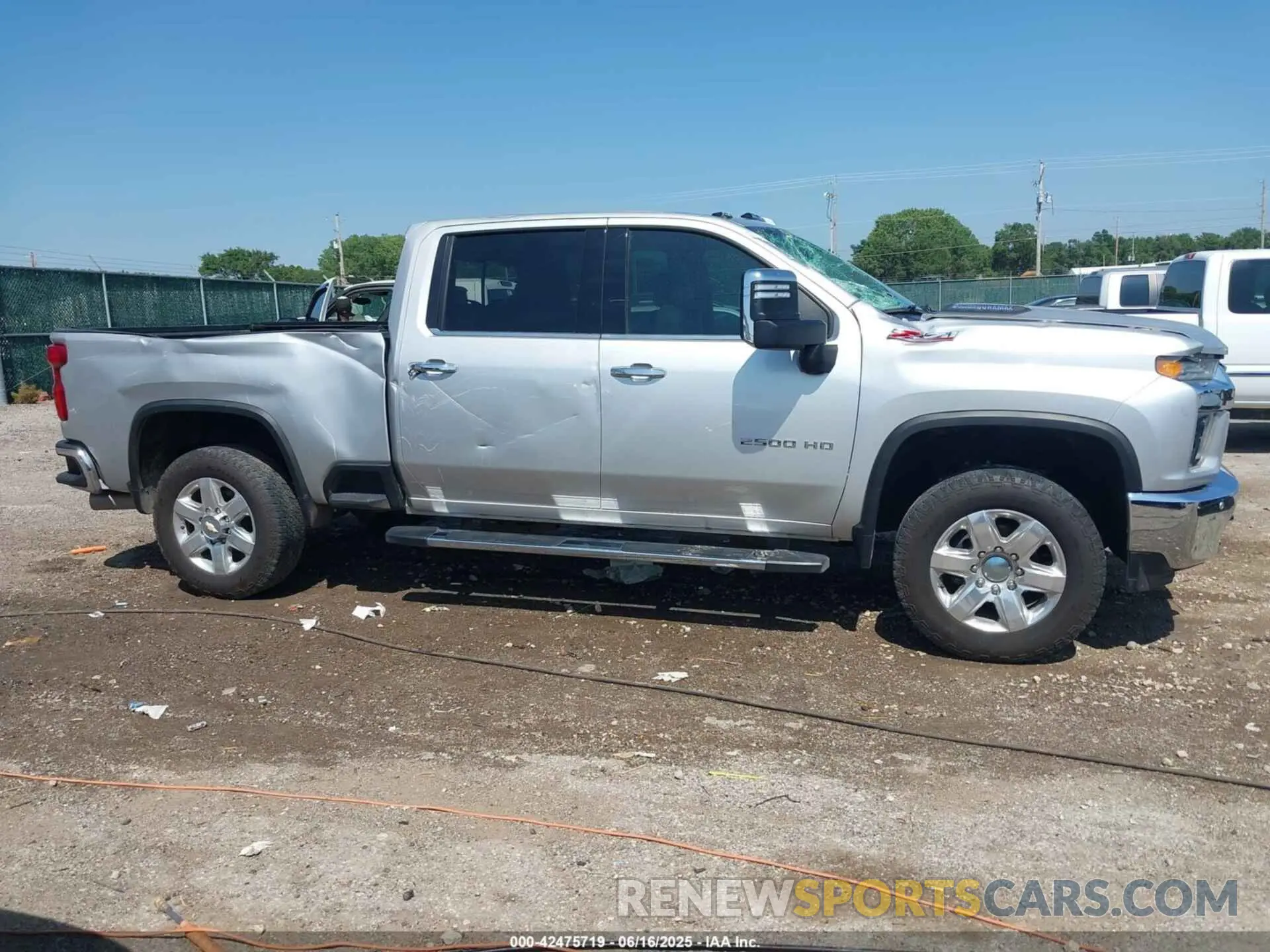 14 fotografías del automóvil dañado 2GC4YPEYXP1725881 CHEVROLET SILVERADO 2500HD 2023