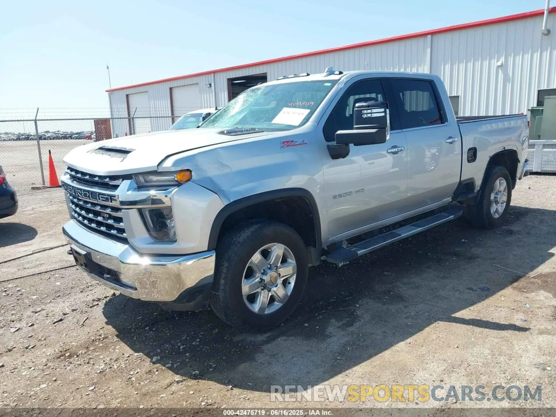 2 fotografías del automóvil dañado 2GC4YPEYXP1725881 CHEVROLET SILVERADO 2500HD 2023
