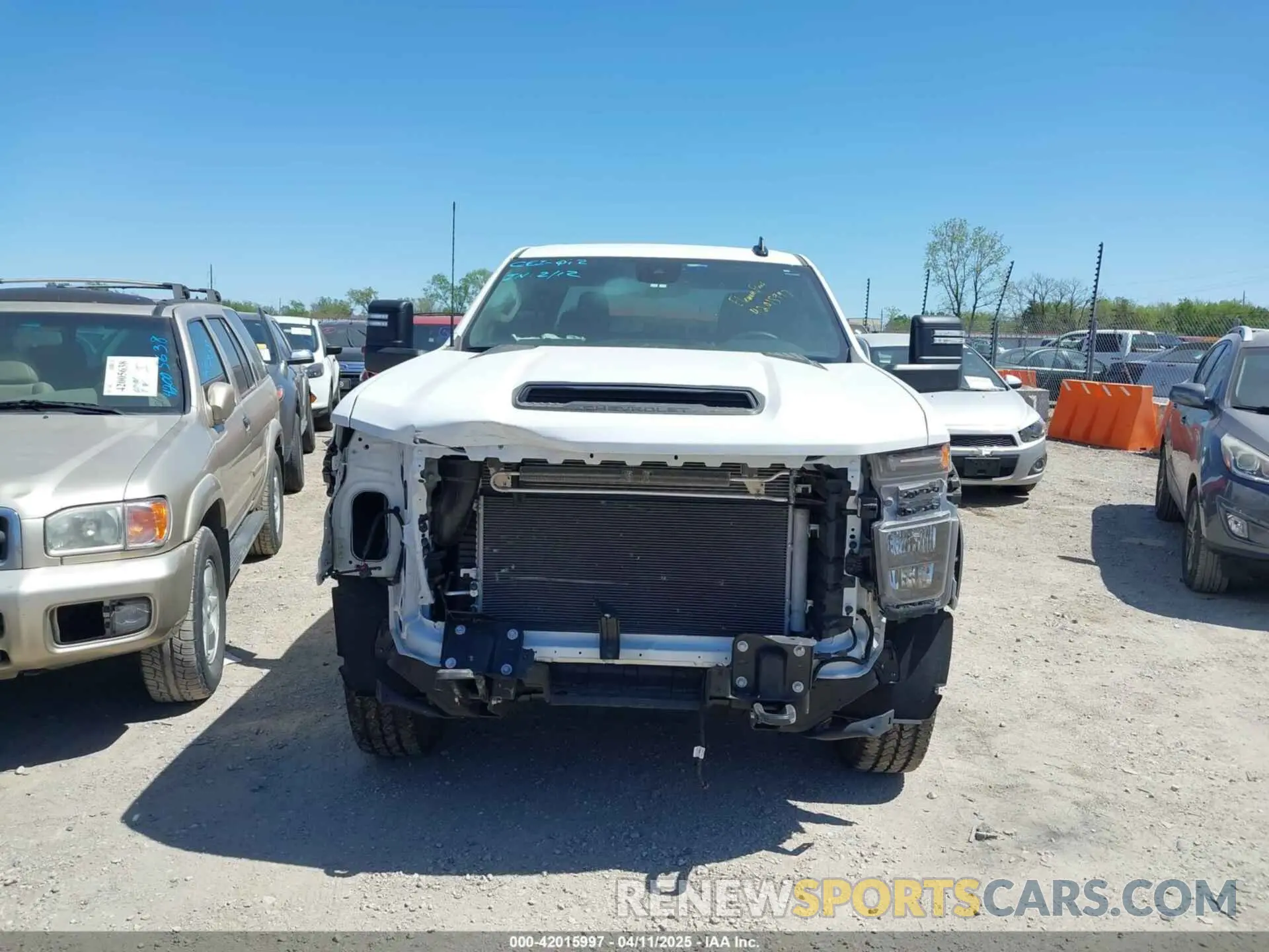 13 fotografías del automóvil dañado 1GC1YLE78RF457511 CHEVROLET SILVERADO 2500HD 2024
