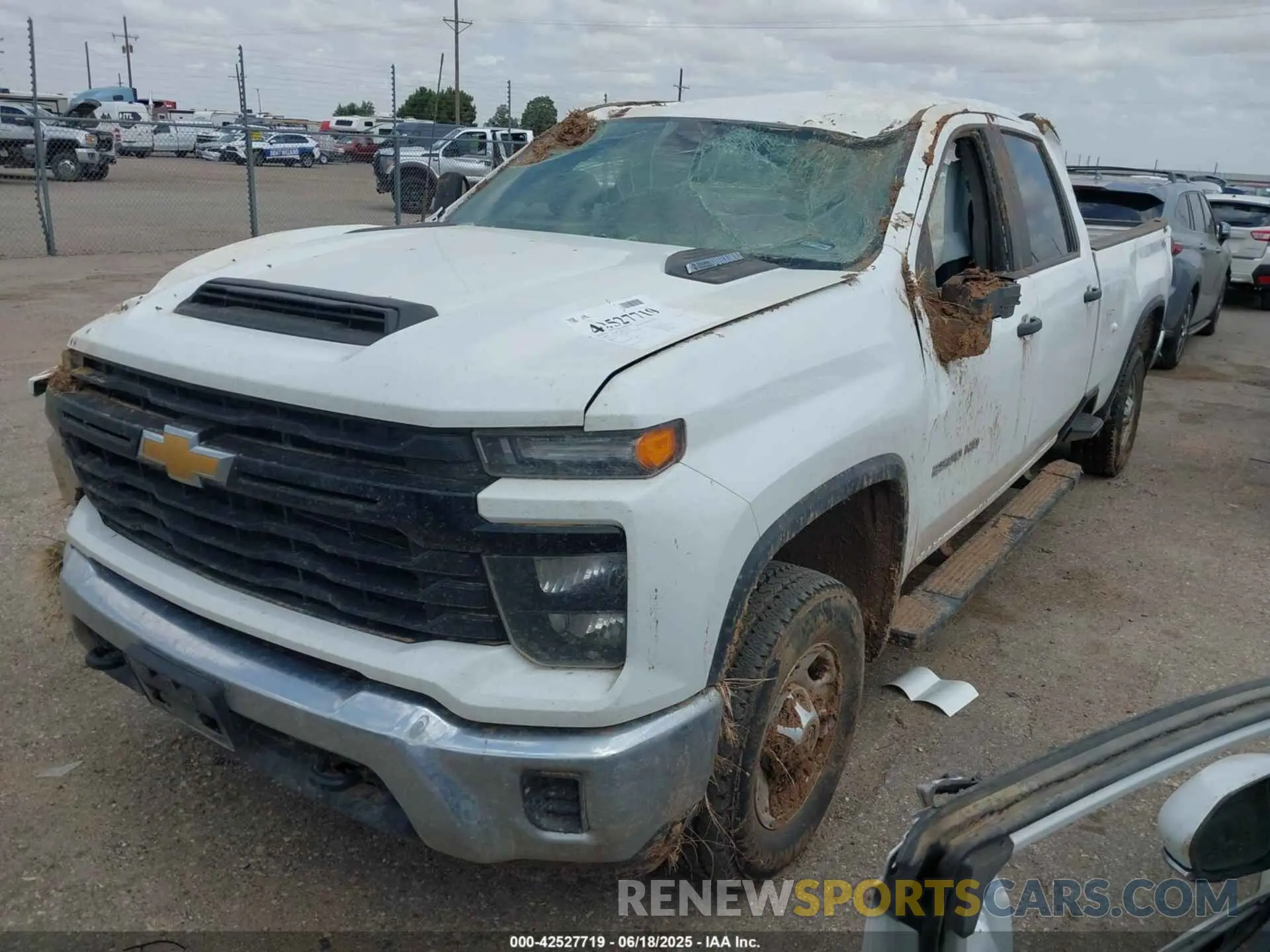 2 fotografías del automóvil dañado 1GC1YLEY3RF403719 CHEVROLET SILVERADO 2500HD 2024
