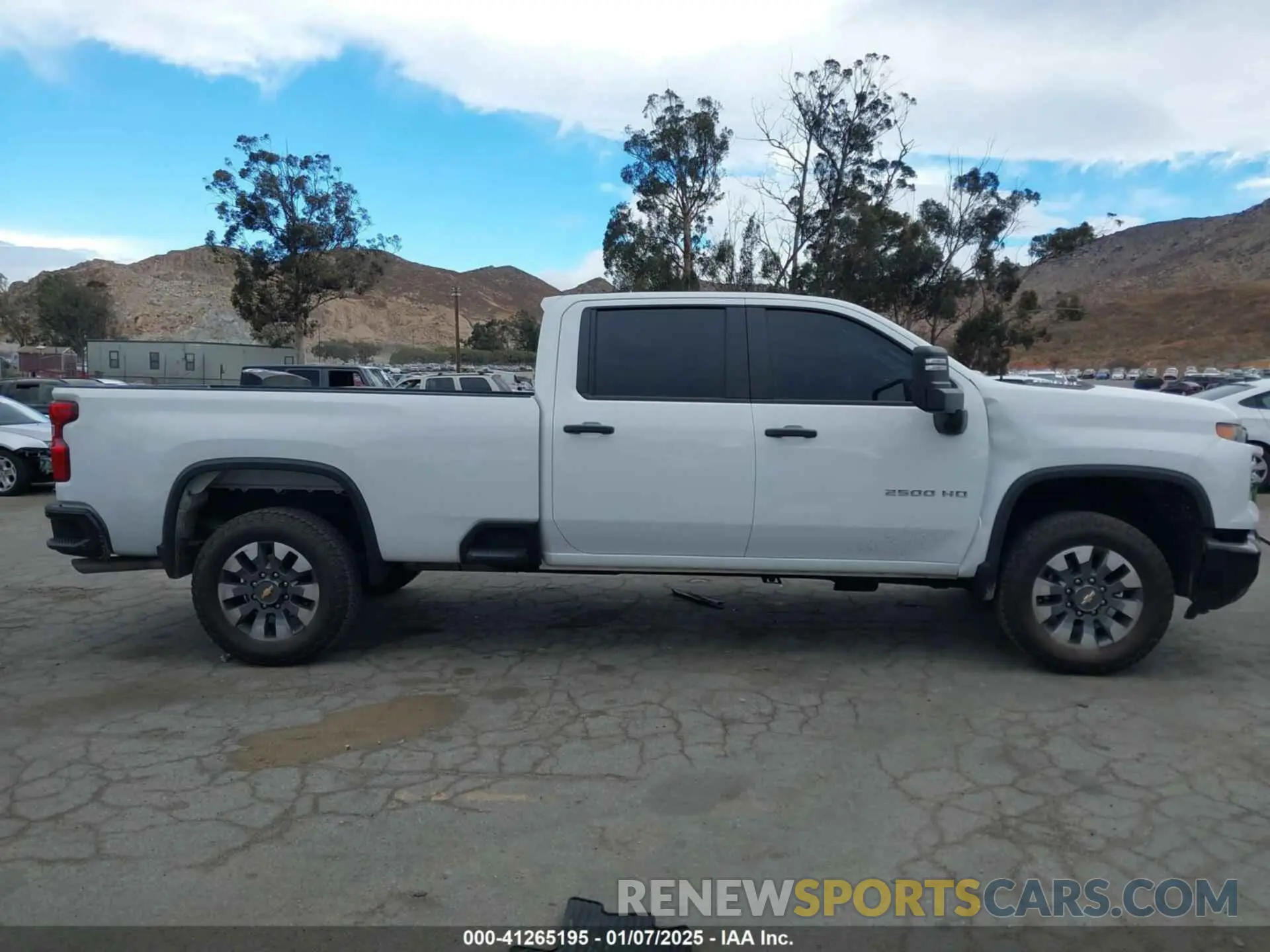 13 fotografías del automóvil dañado 1GC4WME74RF348004 CHEVROLET SILVERADO 2500HD 2024