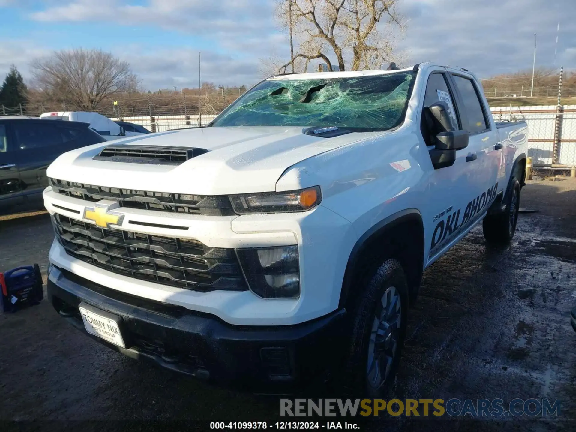 2 fotografías del automóvil dañado 1GC4YMEY1RF326691 CHEVROLET SILVERADO 2500HD 2024