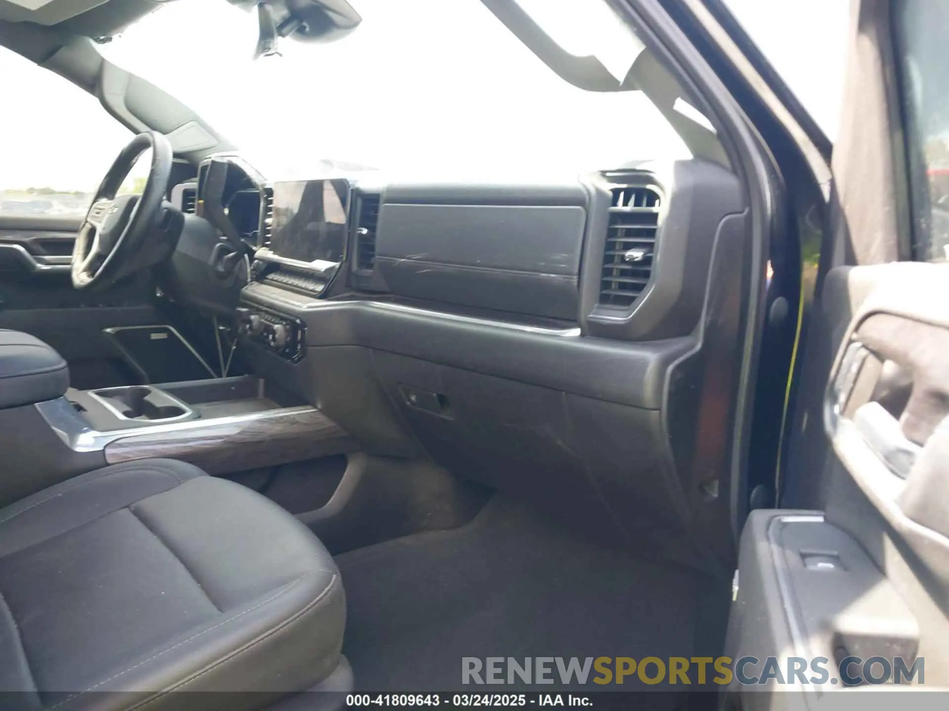6 fotografías del automóvil dañado 1GC4YPEY6RF191094 CHEVROLET SILVERADO 2500HD 2024