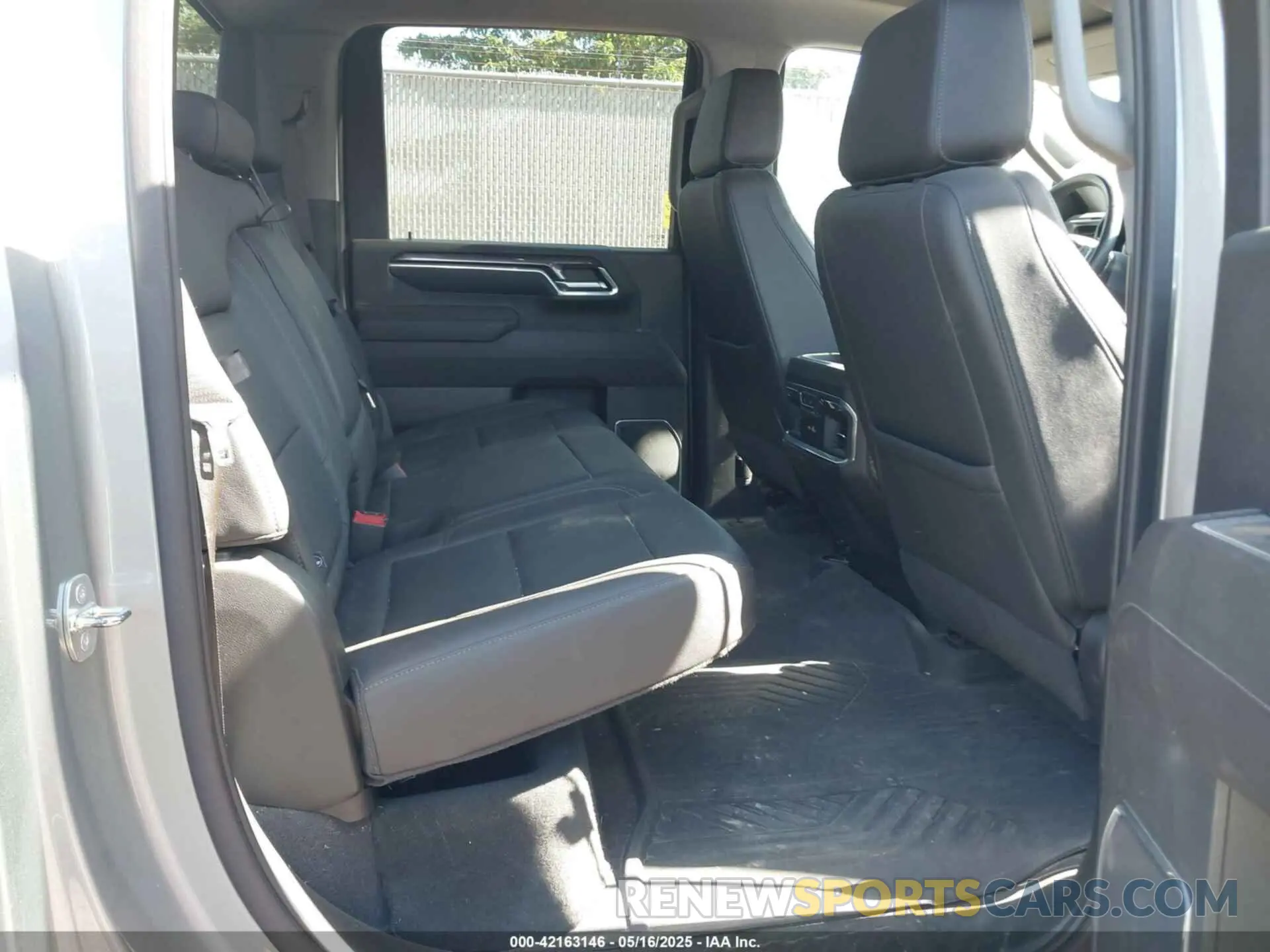 6 fotografías del automóvil dañado 1GC4YPEY9RF138311 CHEVROLET SILVERADO 2500HD 2024