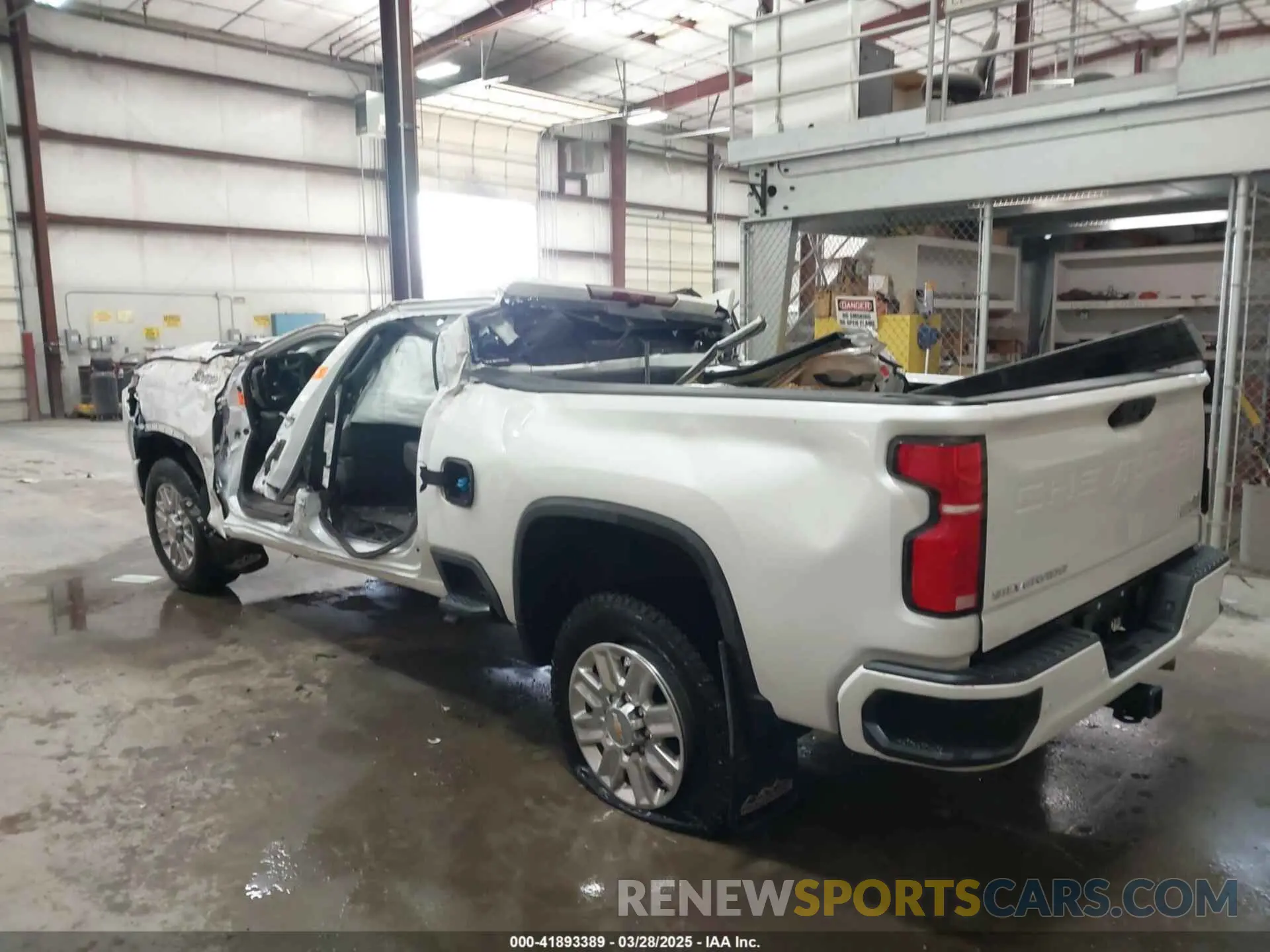 4 fotografías del automóvil dañado 1GC4YREY3RF366445 CHEVROLET SILVERADO 2500HD 2024