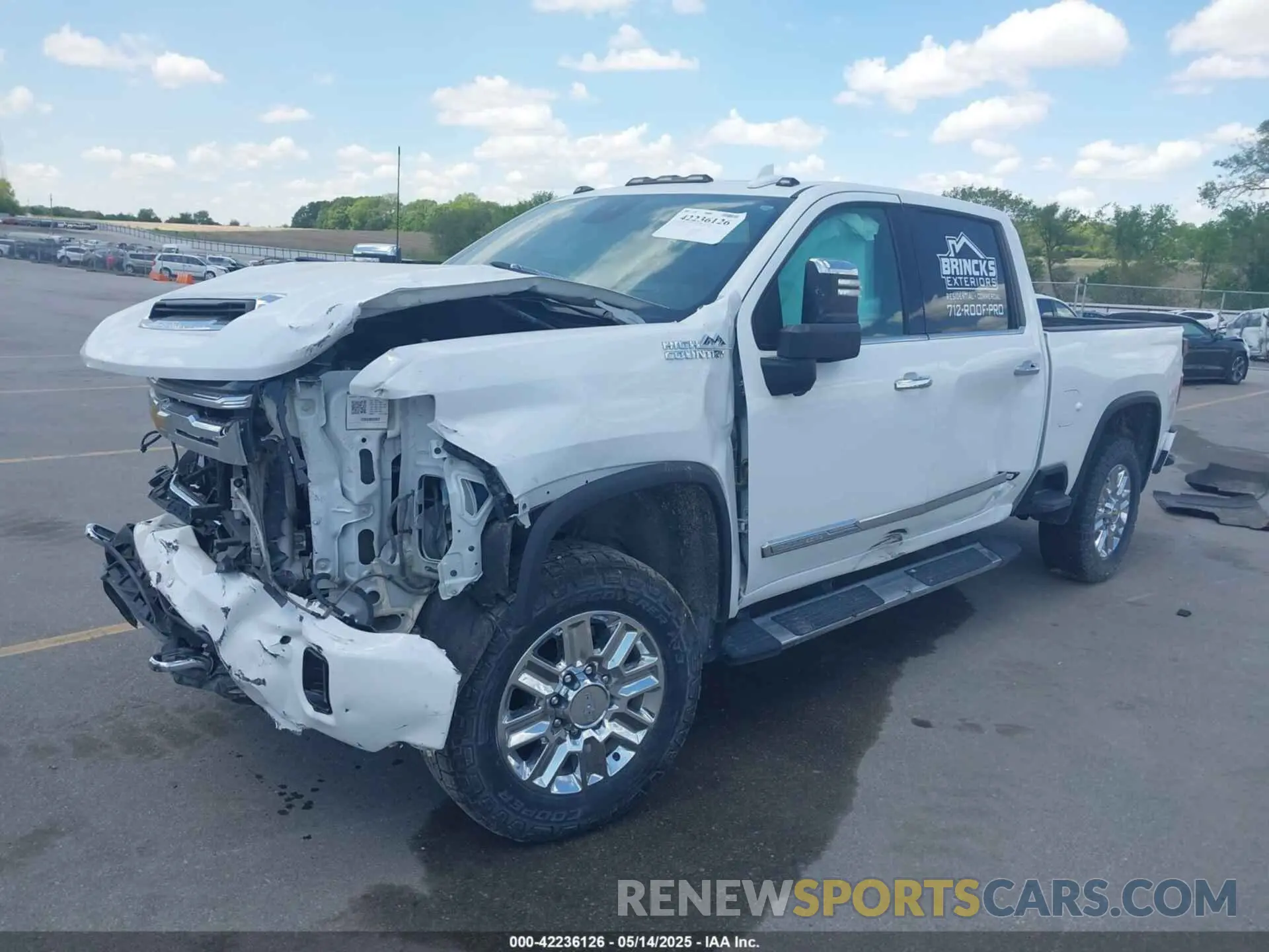 2 fotografías del automóvil dañado 1GC4YREY9RF146114 CHEVROLET SILVERADO 2500HD 2024