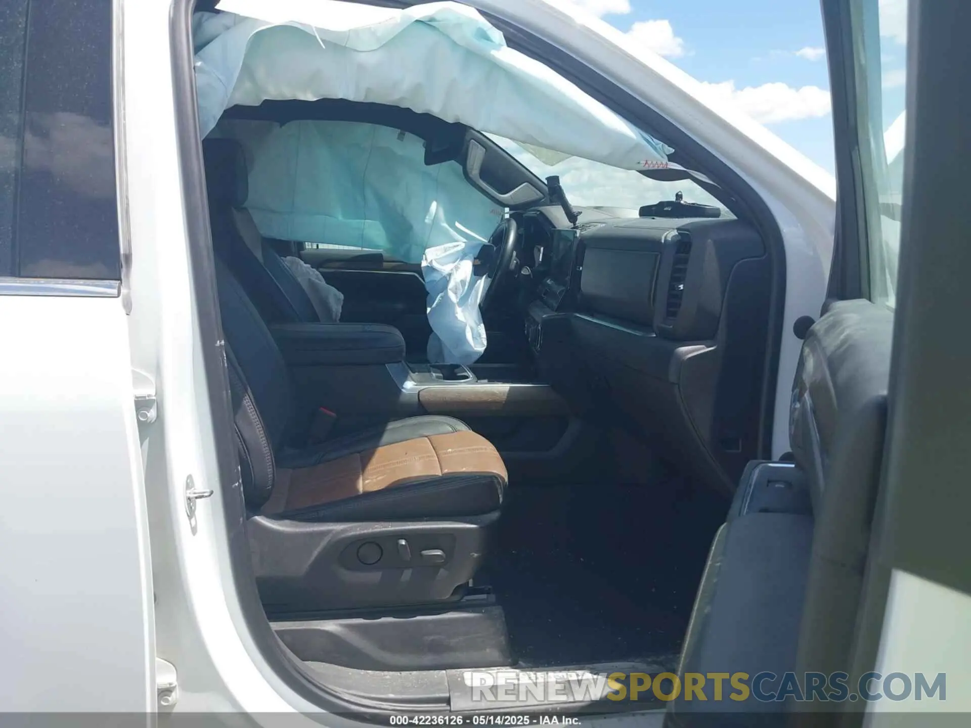 5 fotografías del automóvil dañado 1GC4YREY9RF146114 CHEVROLET SILVERADO 2500HD 2024