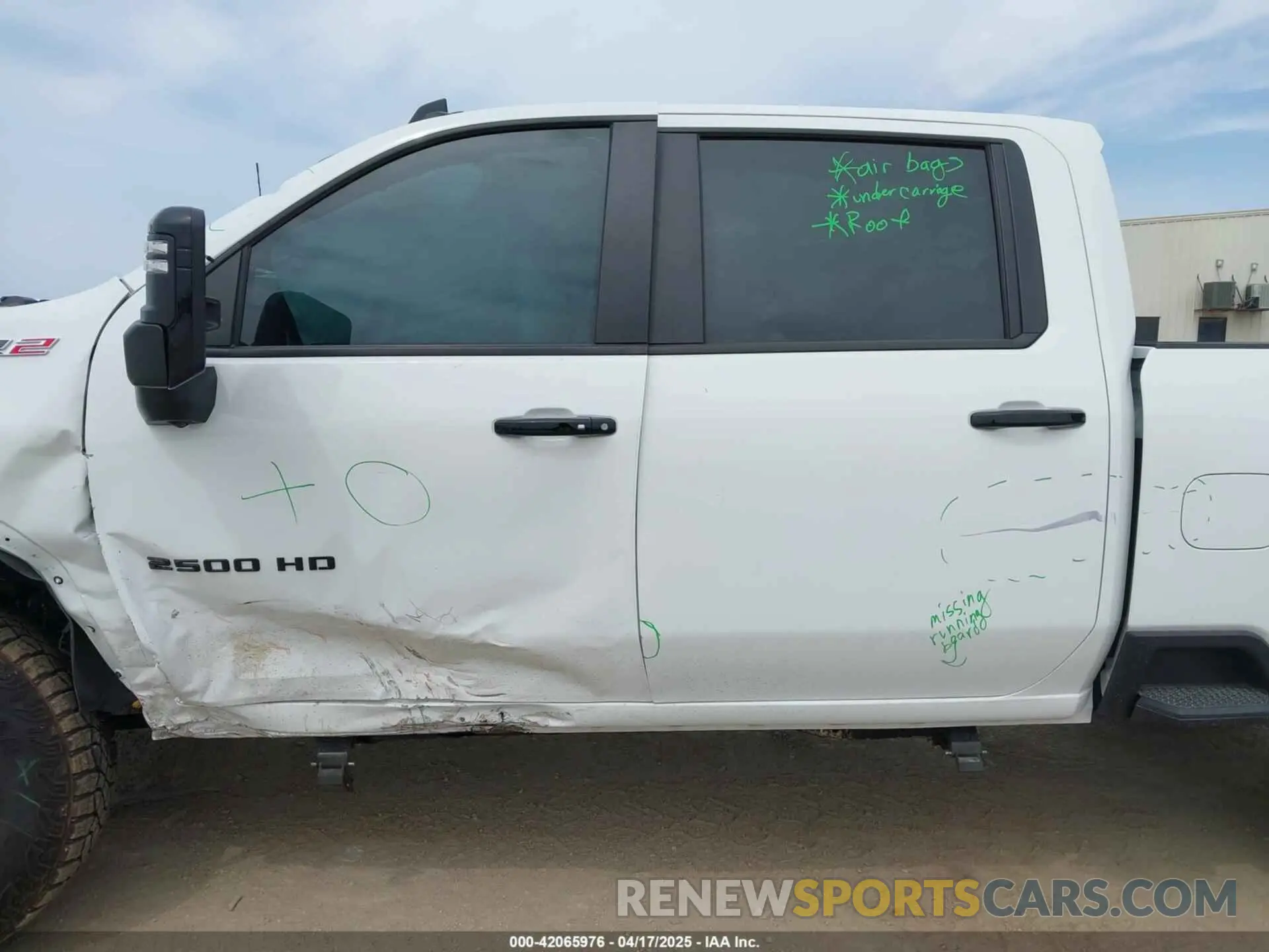 14 fotografías del automóvil dañado 1GC4YYEY9RF440980 CHEVROLET SILVERADO 2500HD 2024