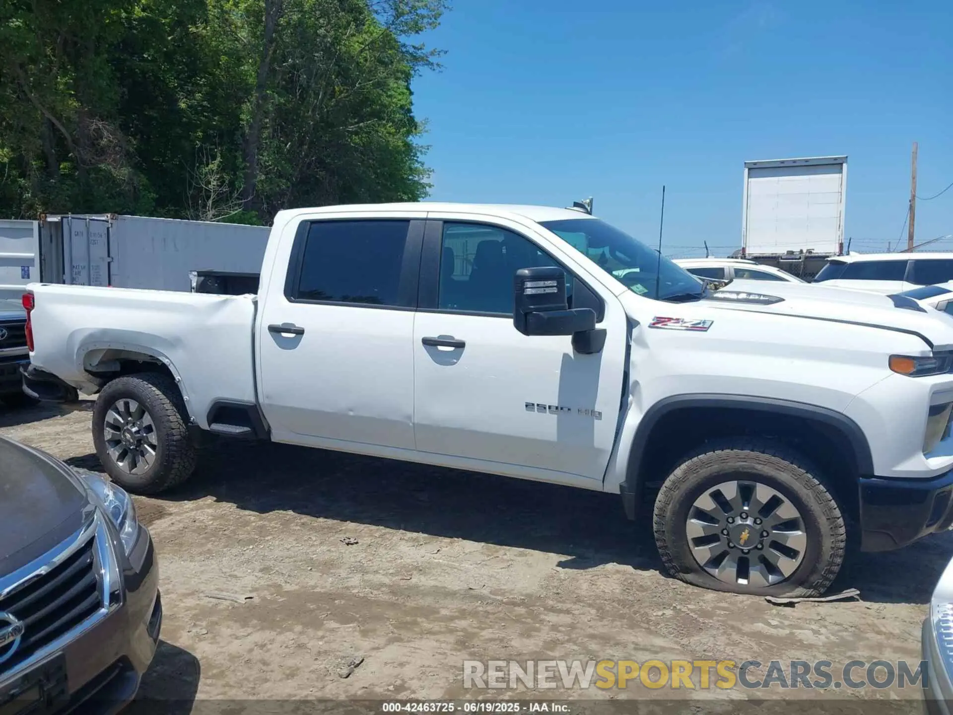13 fotografías del automóvil dañado 2GC4YME75R1249015 CHEVROLET SILVERADO 2500HD 2024