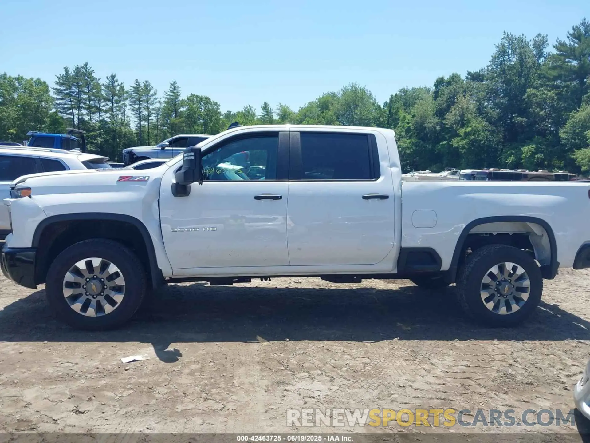 14 fotografías del automóvil dañado 2GC4YME75R1249015 CHEVROLET SILVERADO 2500HD 2024