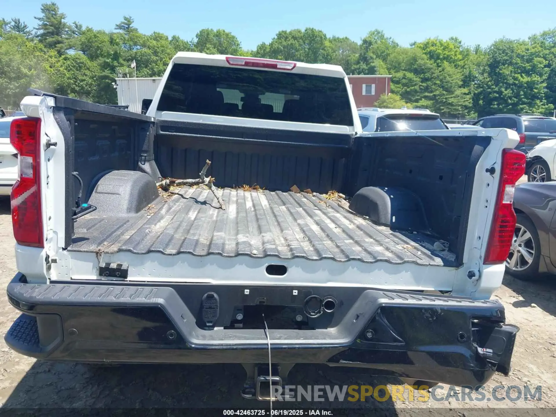 15 fotografías del automóvil dañado 2GC4YME75R1249015 CHEVROLET SILVERADO 2500HD 2024