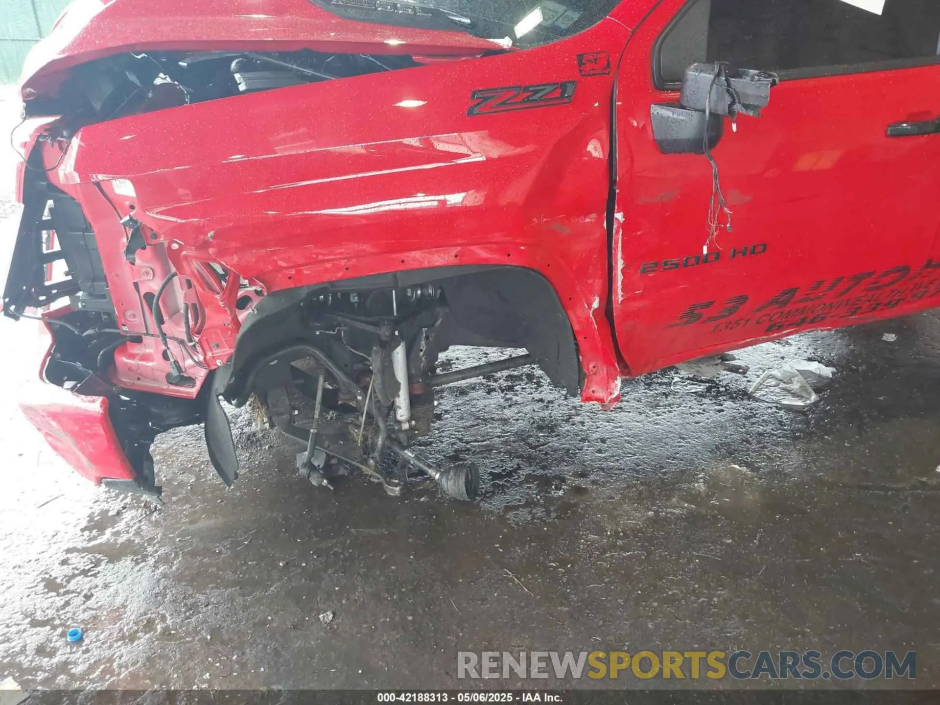 6 fotografías del automóvil dañado 2GC4YNE75R1237713 CHEVROLET SILVERADO 2500HD 2024