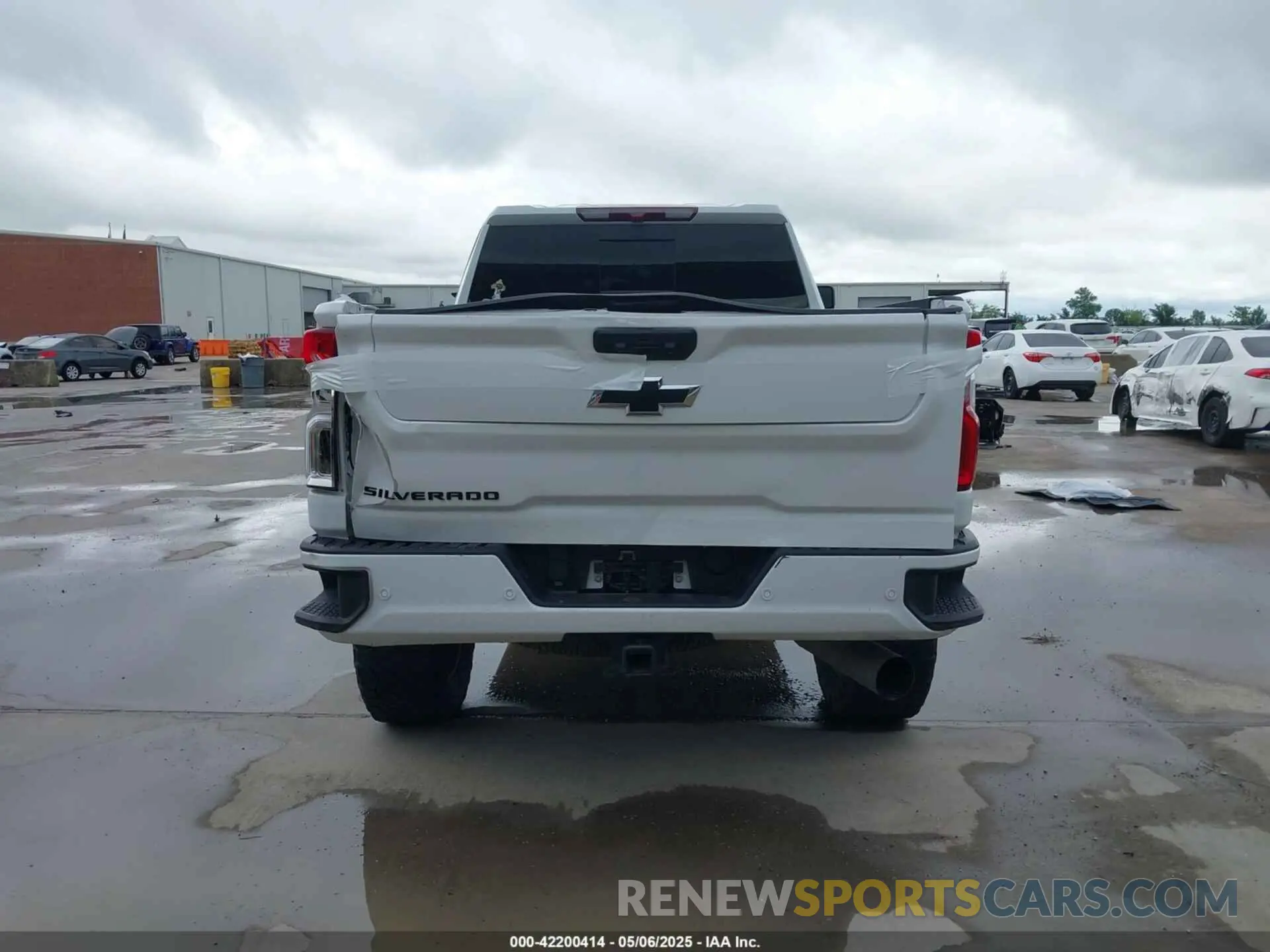 15 fotografías del automóvil dañado 2GC4YNEY1R1181424 CHEVROLET SILVERADO 2500HD 2024